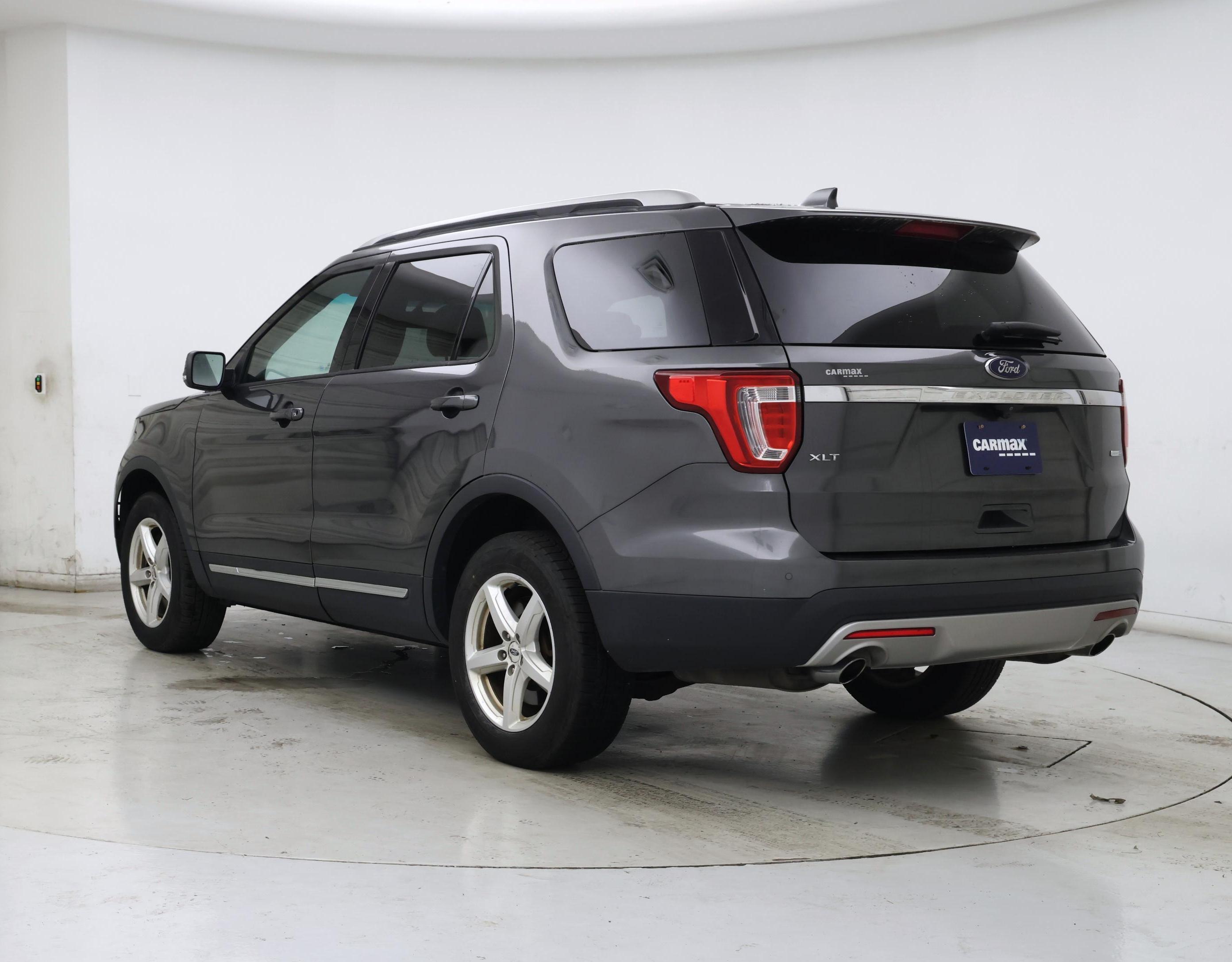 Thumbnail: 2016 Ford Explorer - 2