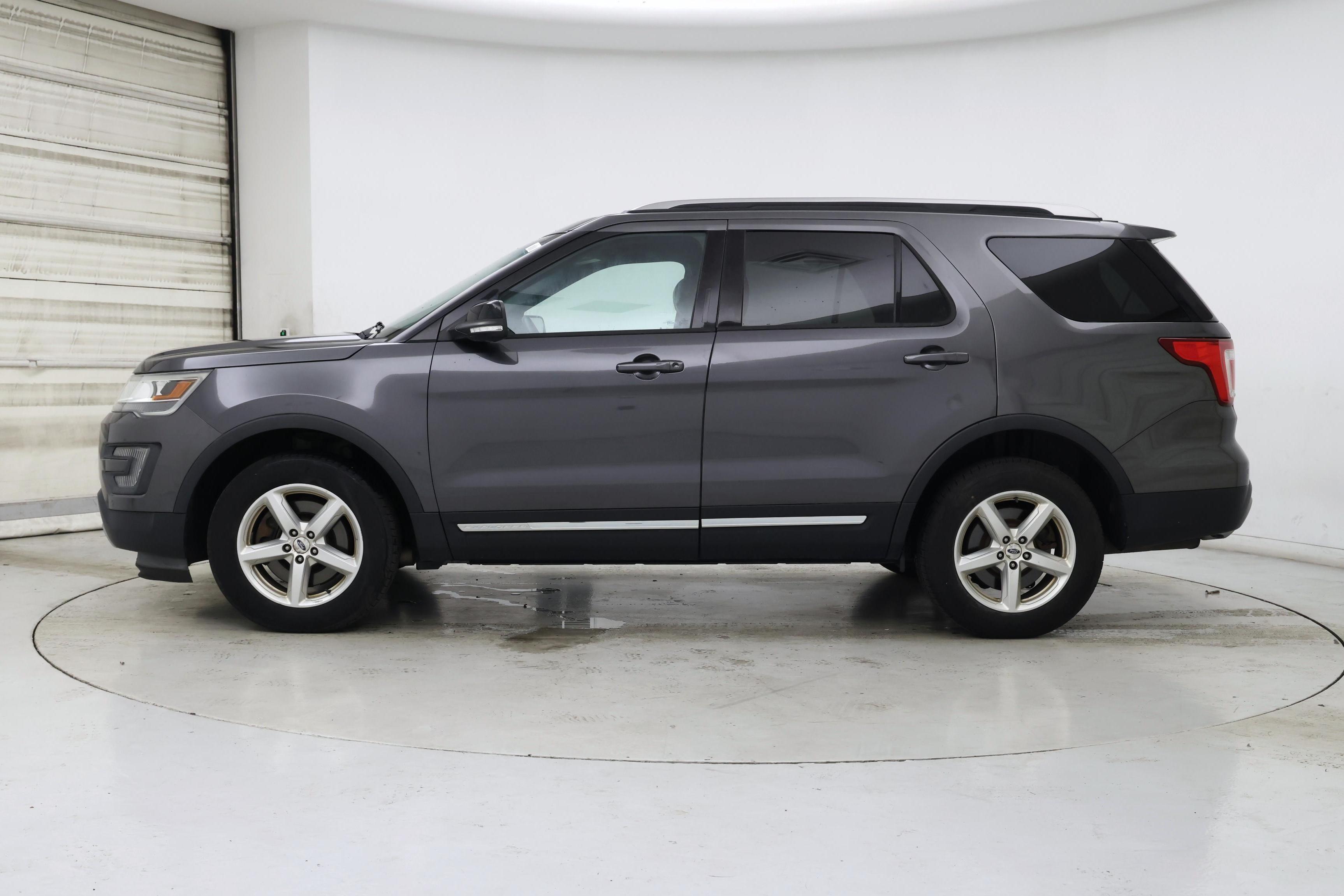 Thumbnail: 2016 Ford Explorer - 3