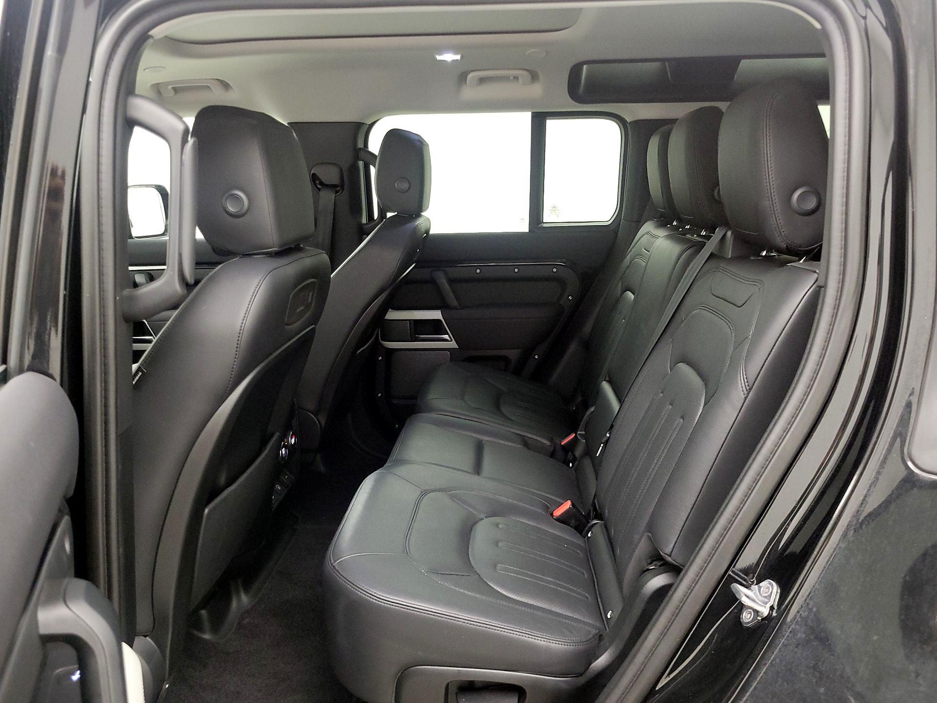 Thumbnail: 2022 Land Rover Defender - 20
