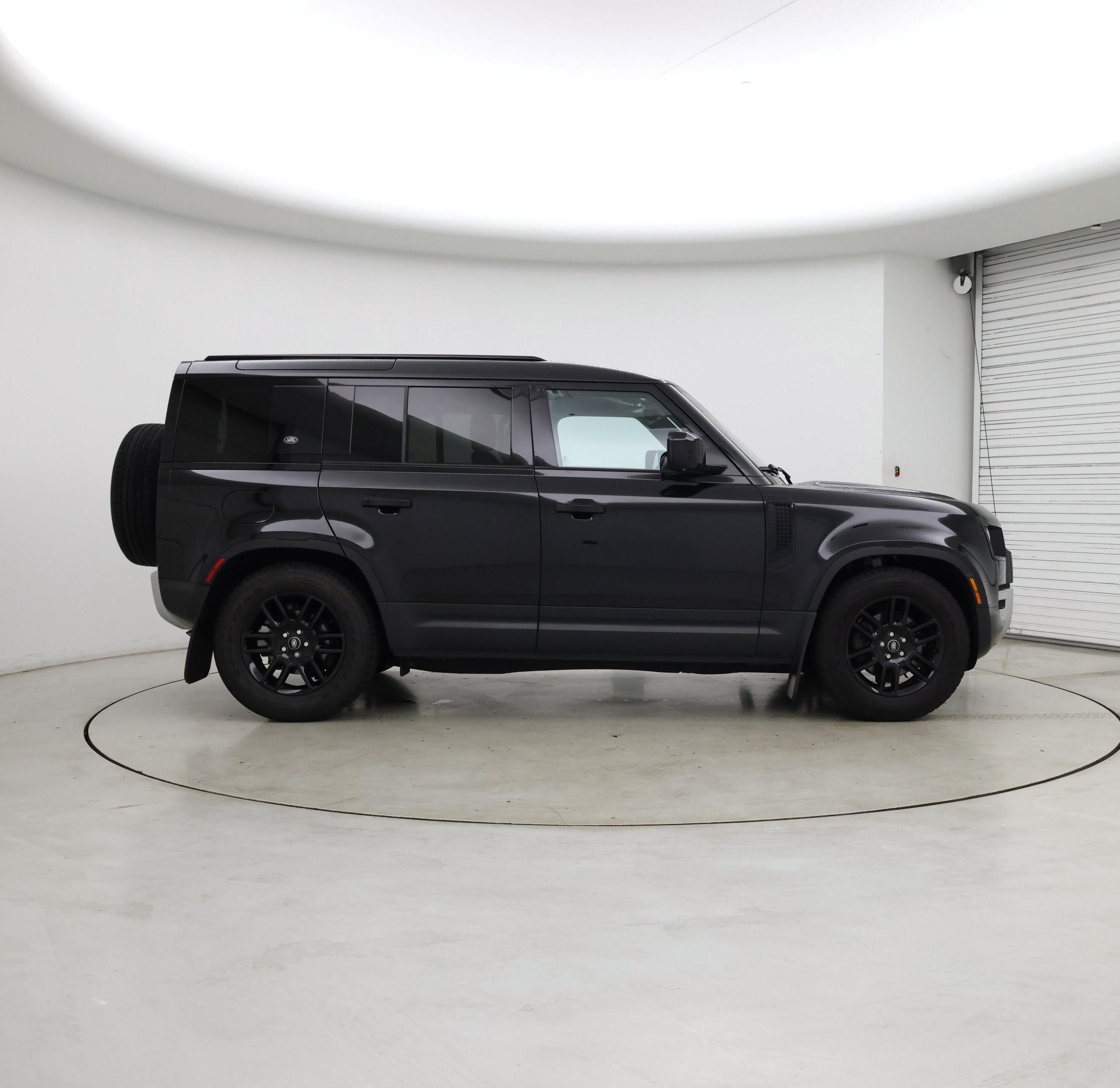 Thumbnail: 2022 Land Rover Defender - 7