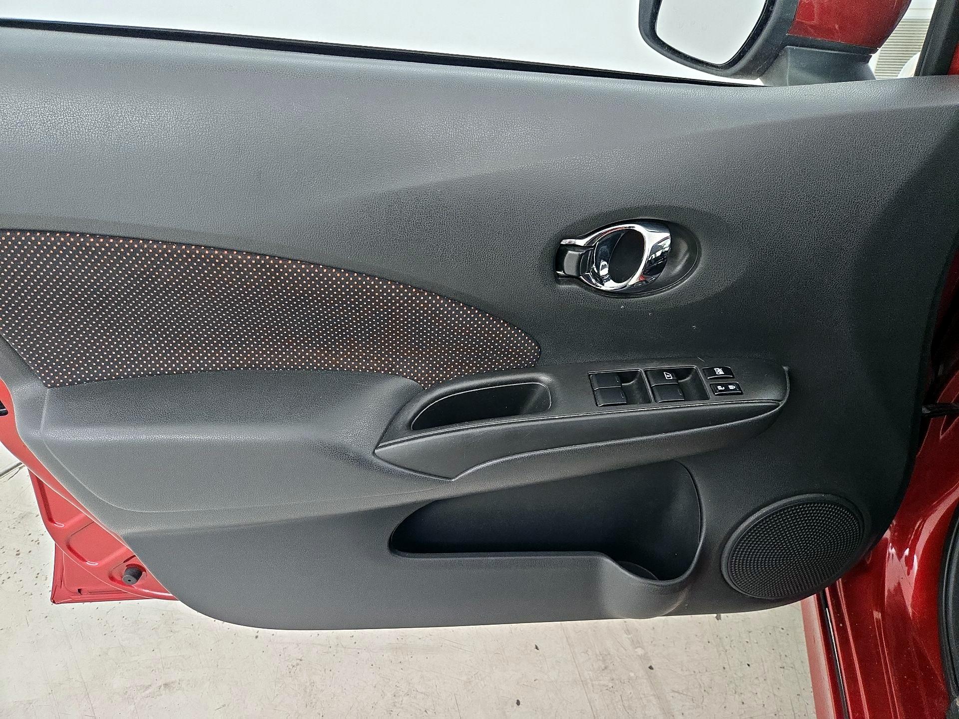Thumbnail: 2016 Nissan Versa Note - 12