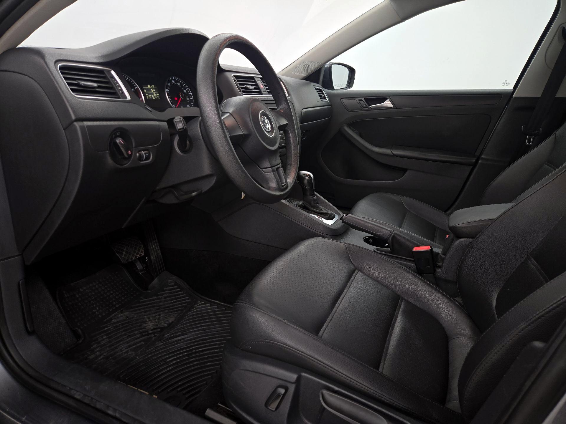 Thumbnail: 2014 Volkswagen Jetta - 11
