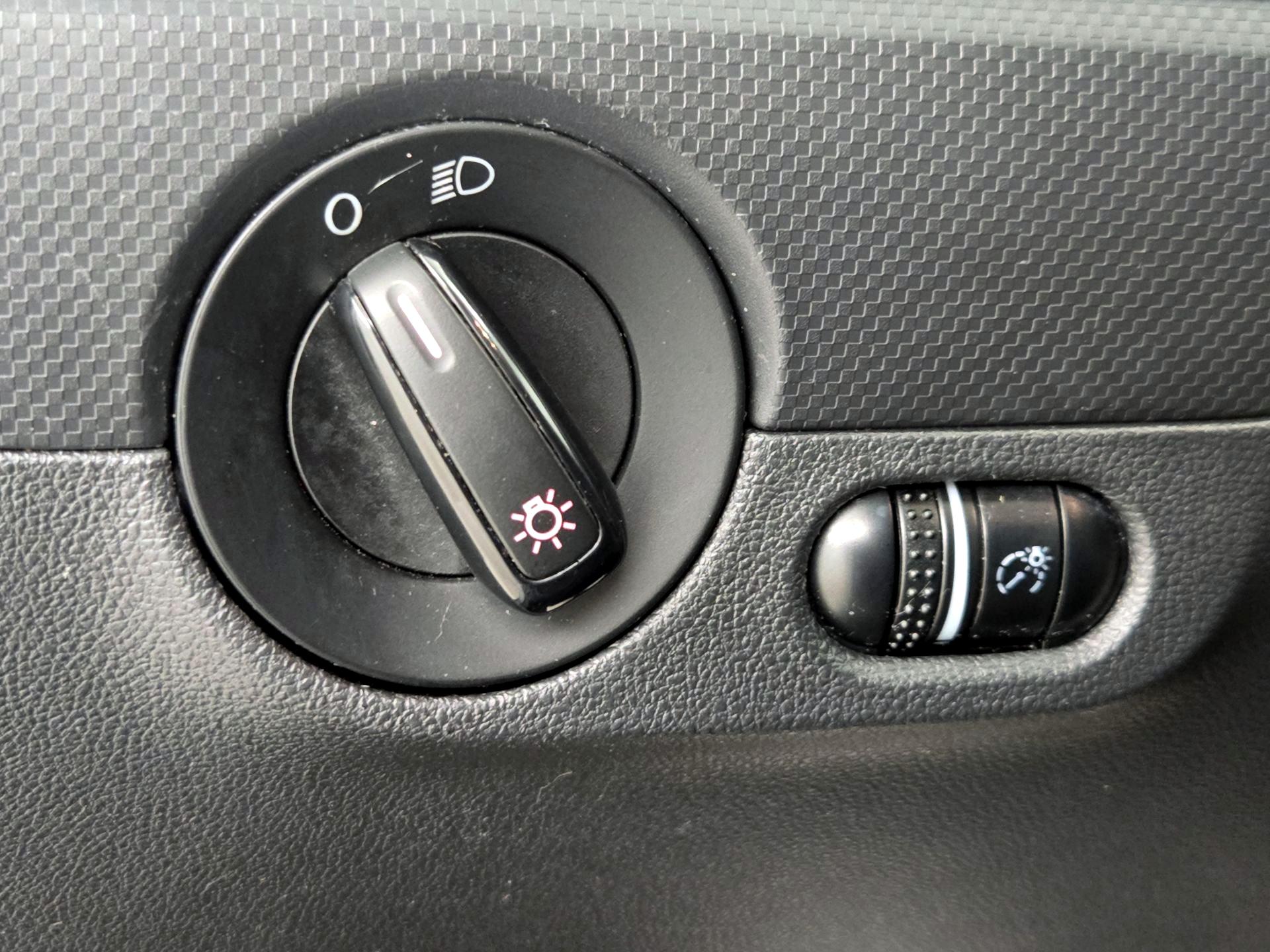 Thumbnail: 2014 Volkswagen Jetta - 13