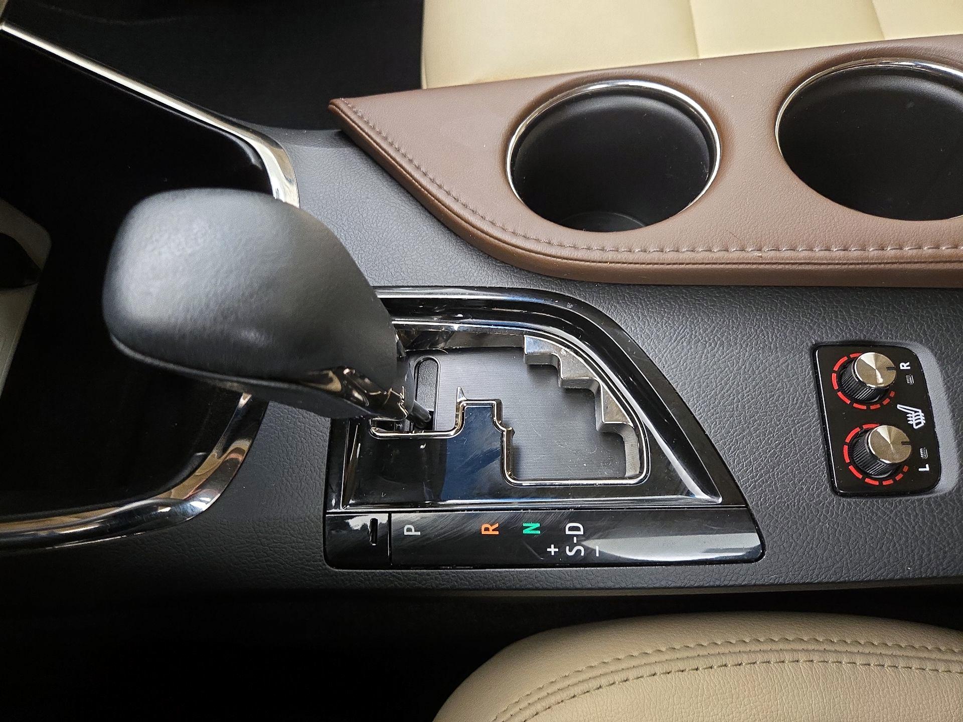 Thumbnail: 2015 Toyota Avalon - 17