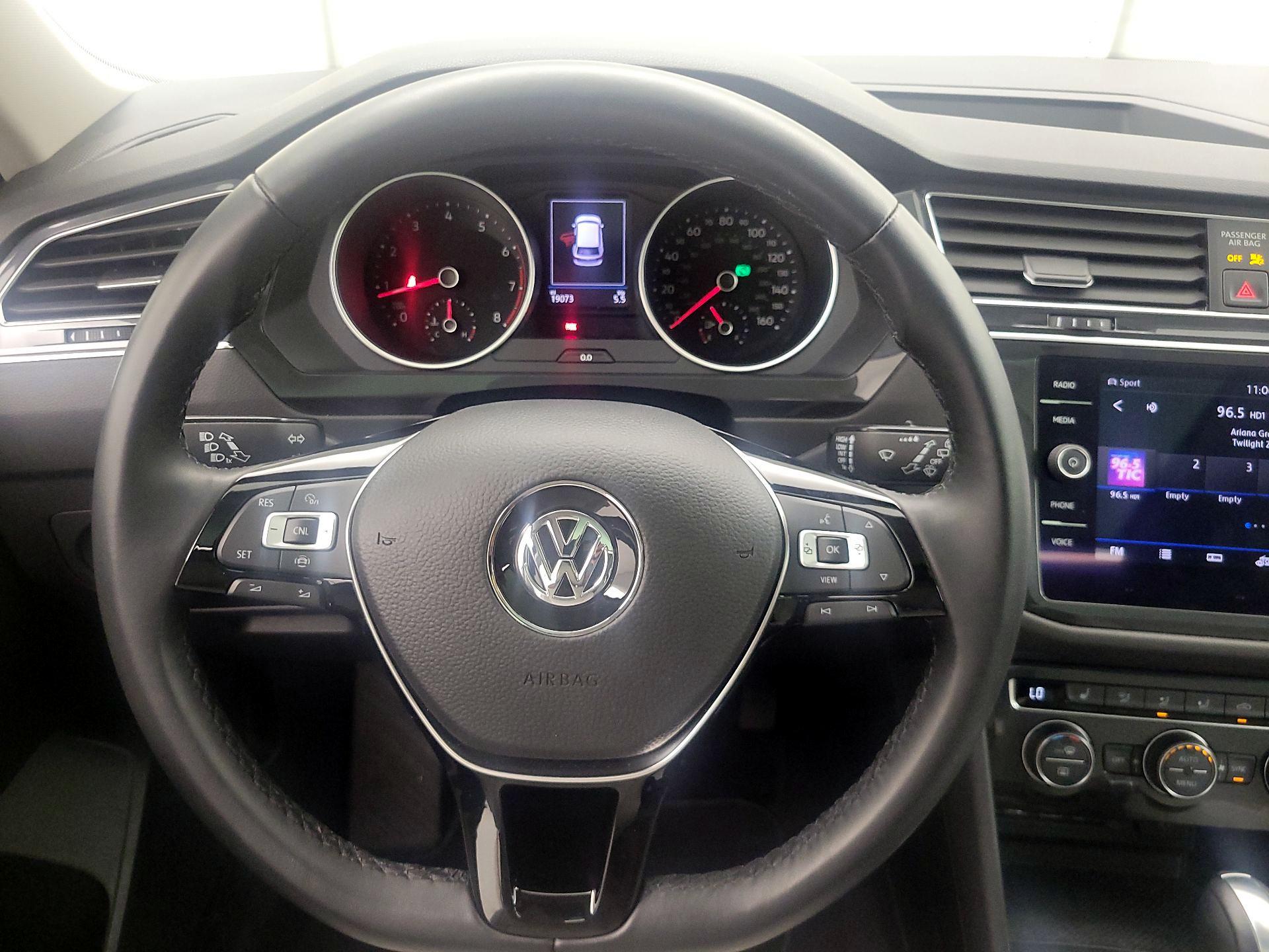Thumbnail: 2019 Volkswagen Tiguan - 10