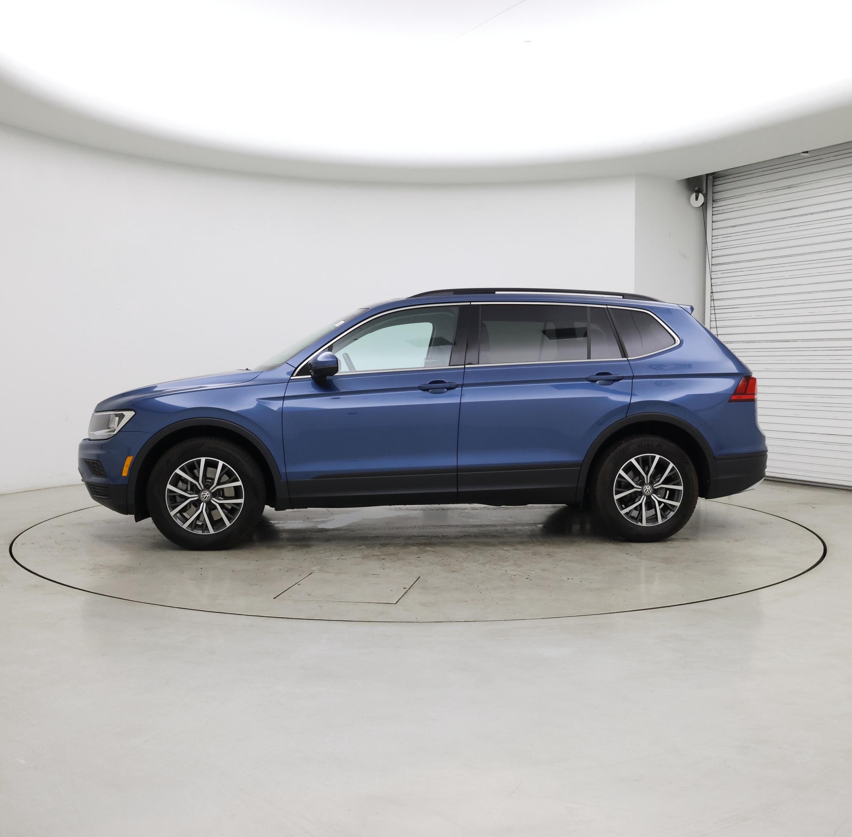 Thumbnail: 2019 Volkswagen Tiguan - 3