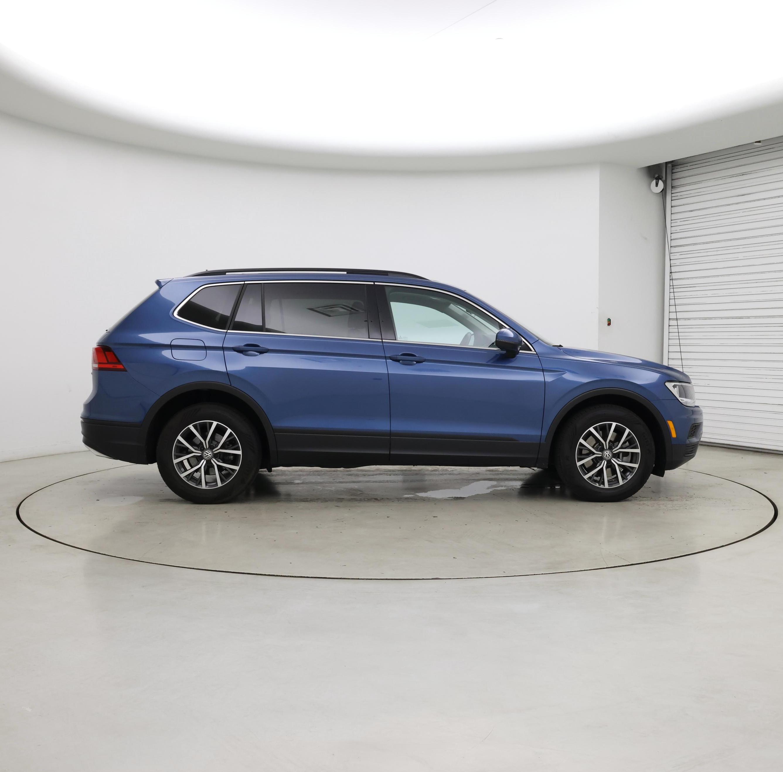Thumbnail: 2019 Volkswagen Tiguan - 7