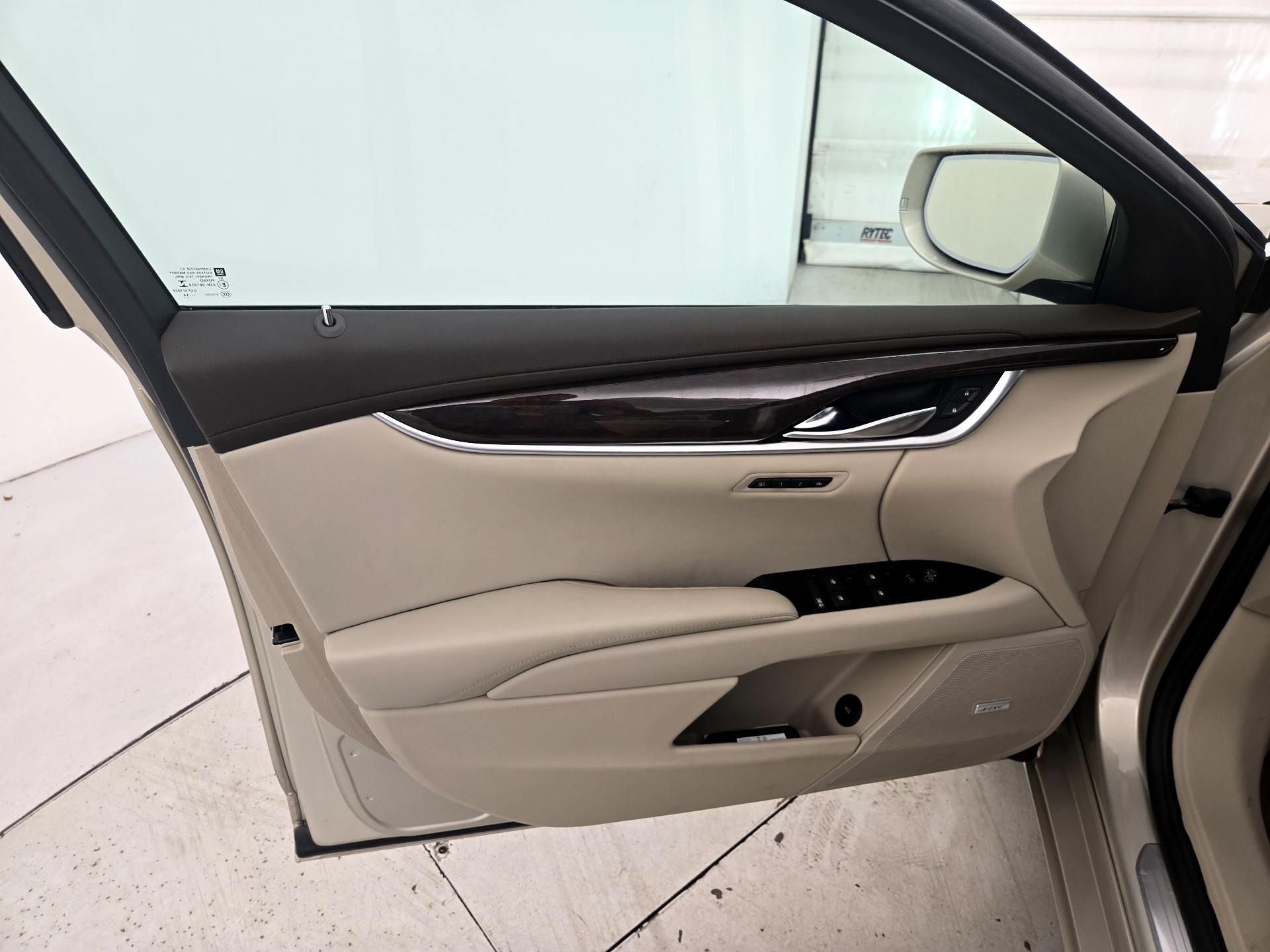 Thumbnail: 2014 Cadillac XTS - 12
