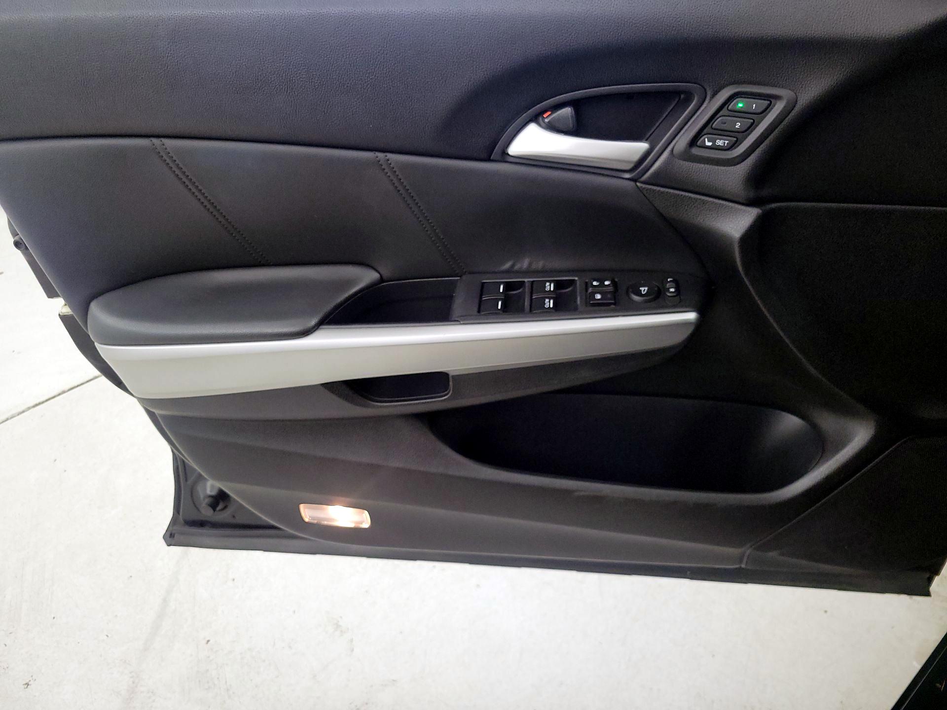 Thumbnail: 2014 Honda Accord Crosstour - 12