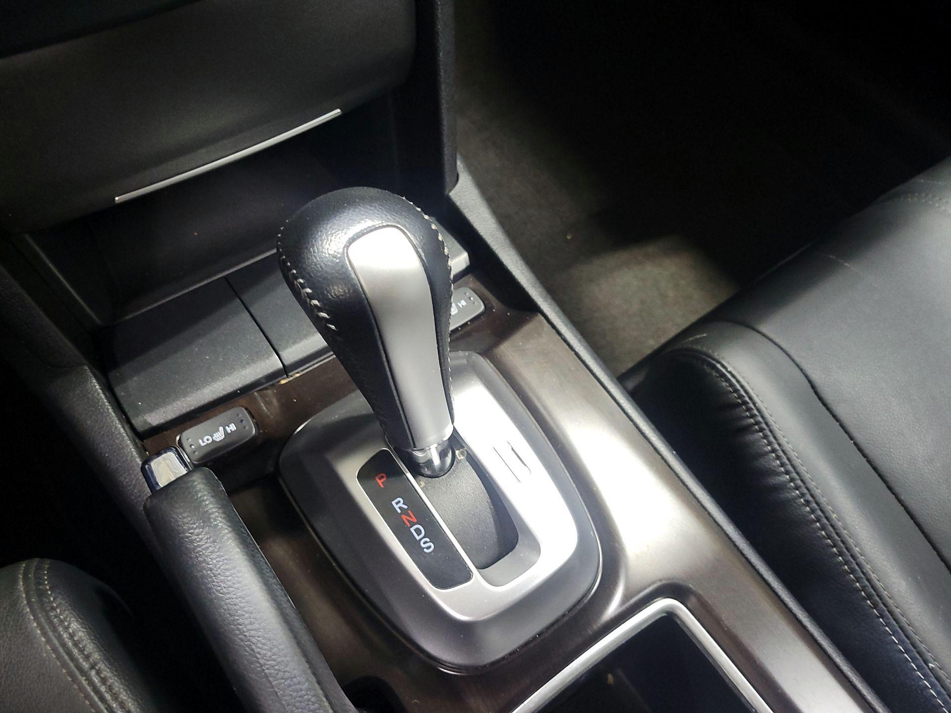Thumbnail: 2014 Honda Accord Crosstour - 17