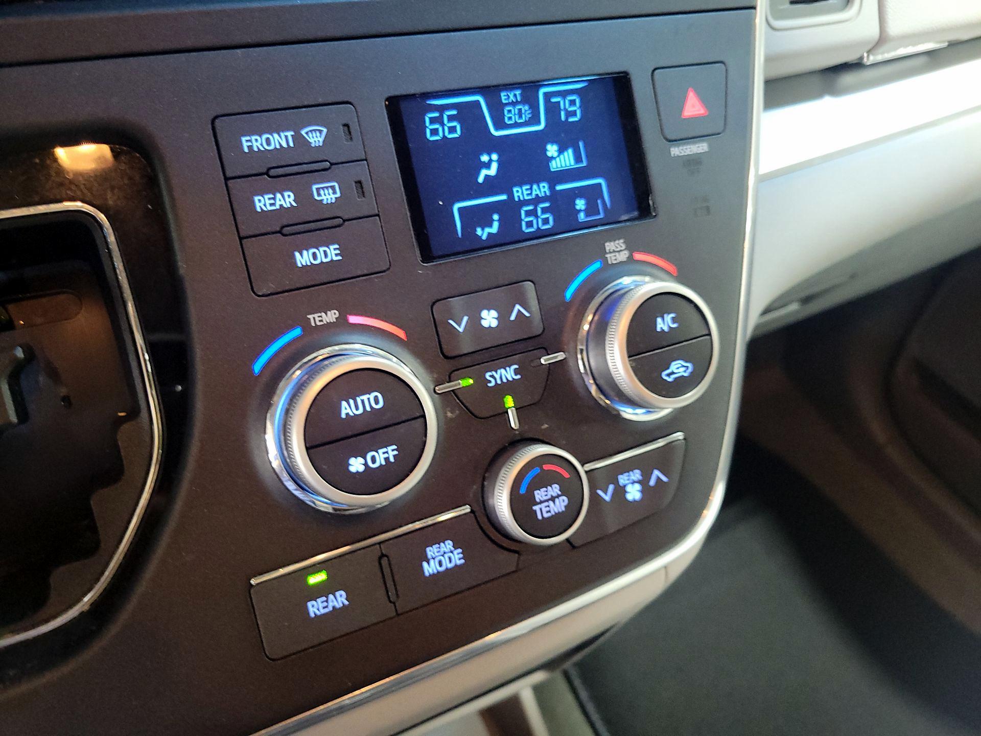 Thumbnail: 2015 Toyota Sienna - 16