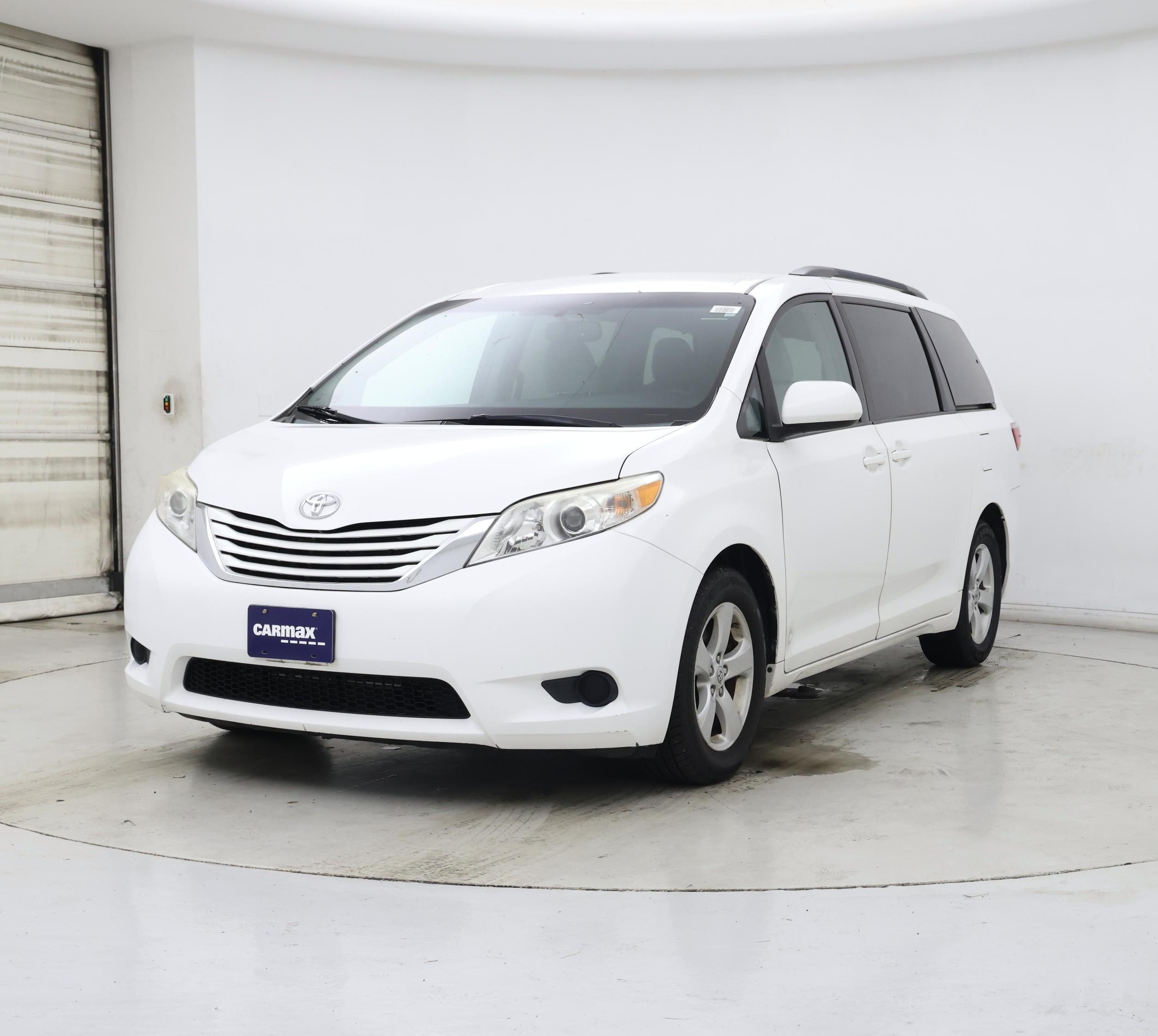 Thumbnail: 2015 Toyota Sienna - 4