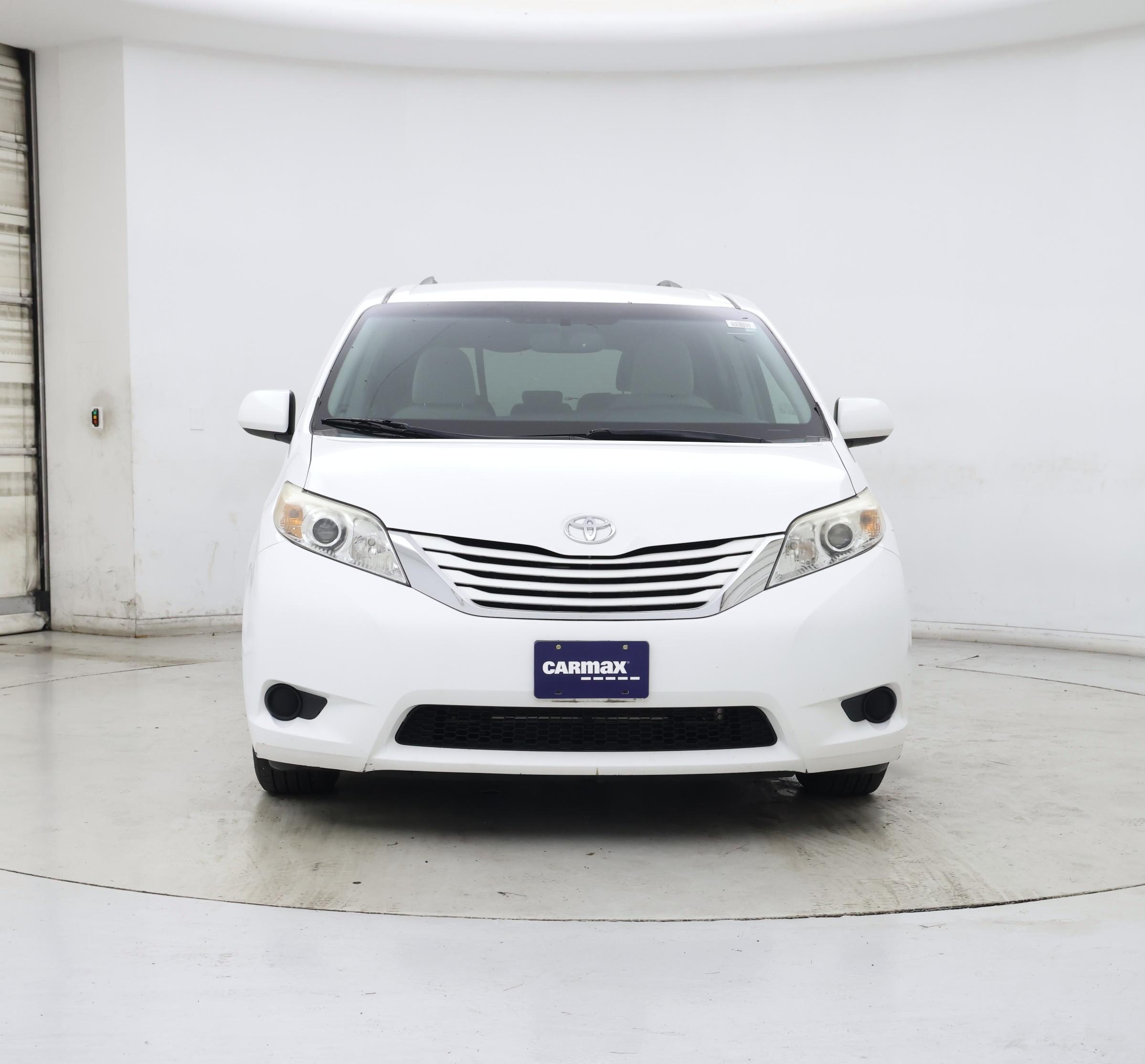 Thumbnail: 2015 Toyota Sienna - 5