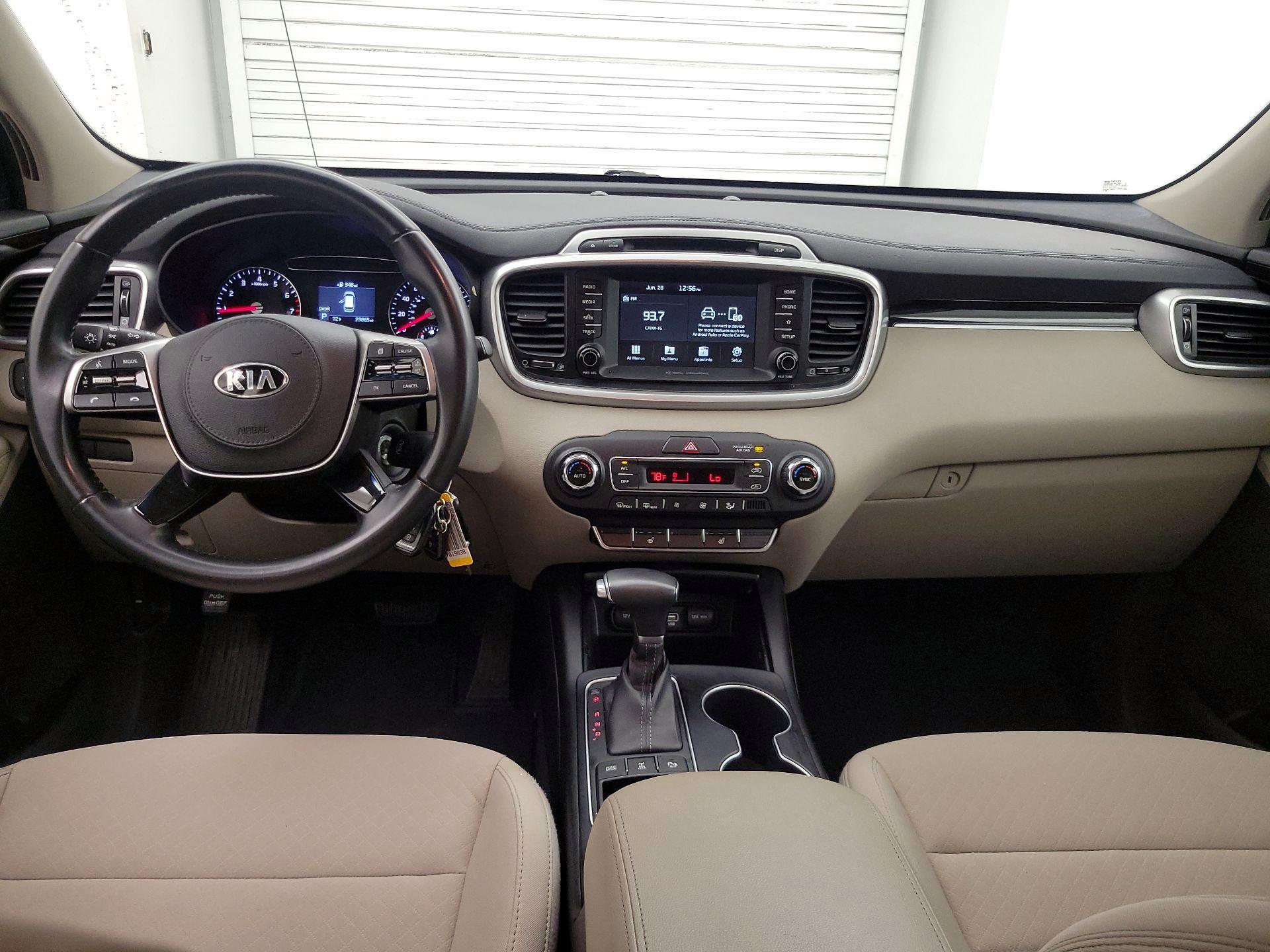 Thumbnail: 2019 Kia Sorento - 9