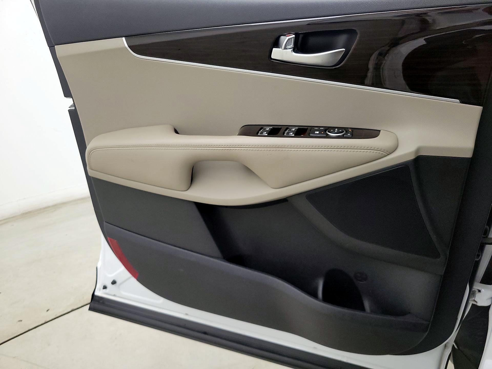 Thumbnail: 2019 Kia Sorento - 12
