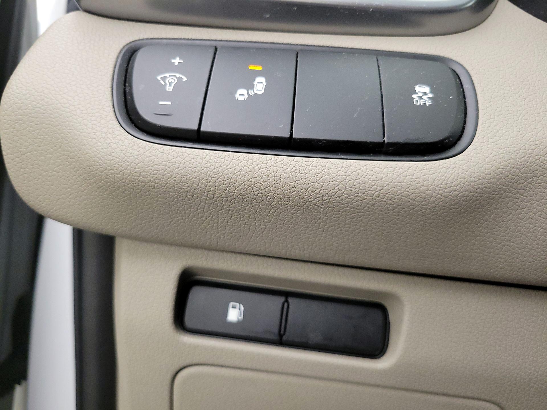 Thumbnail: 2019 Kia Sorento - 13