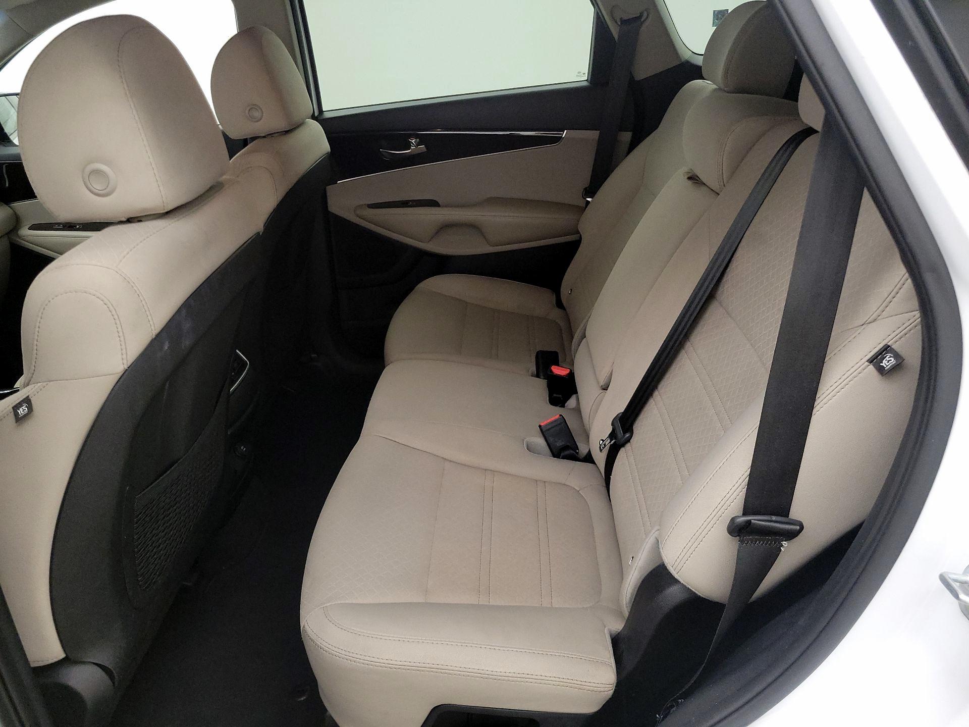 Thumbnail: 2019 Kia Sorento - 19