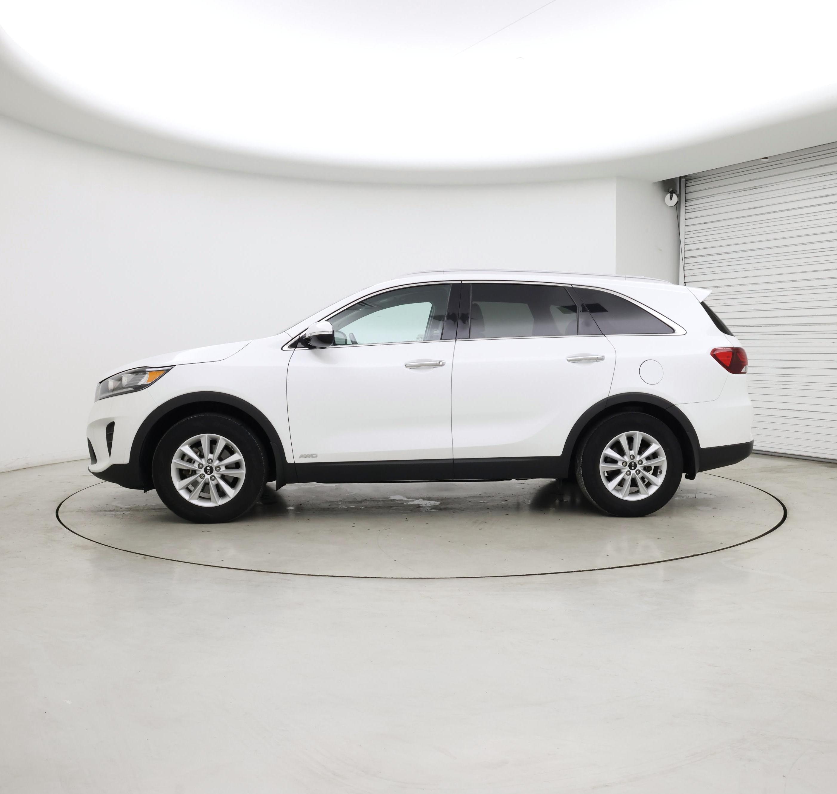 Thumbnail: 2019 Kia Sorento - 3