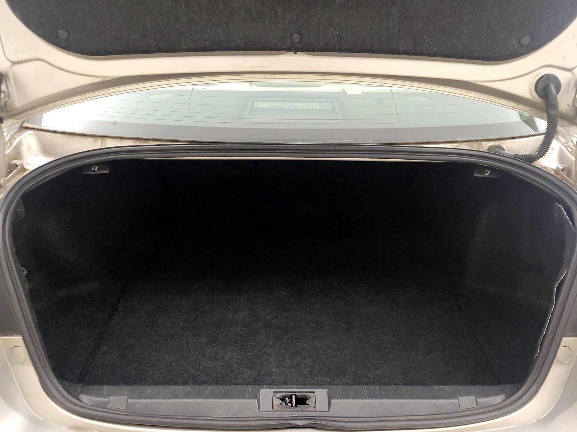 Thumbnail: 2015 Subaru Legacy - 20