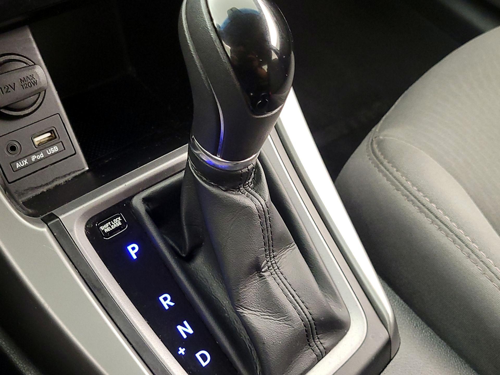 Thumbnail: 2016 Hyundai Elantra - 17