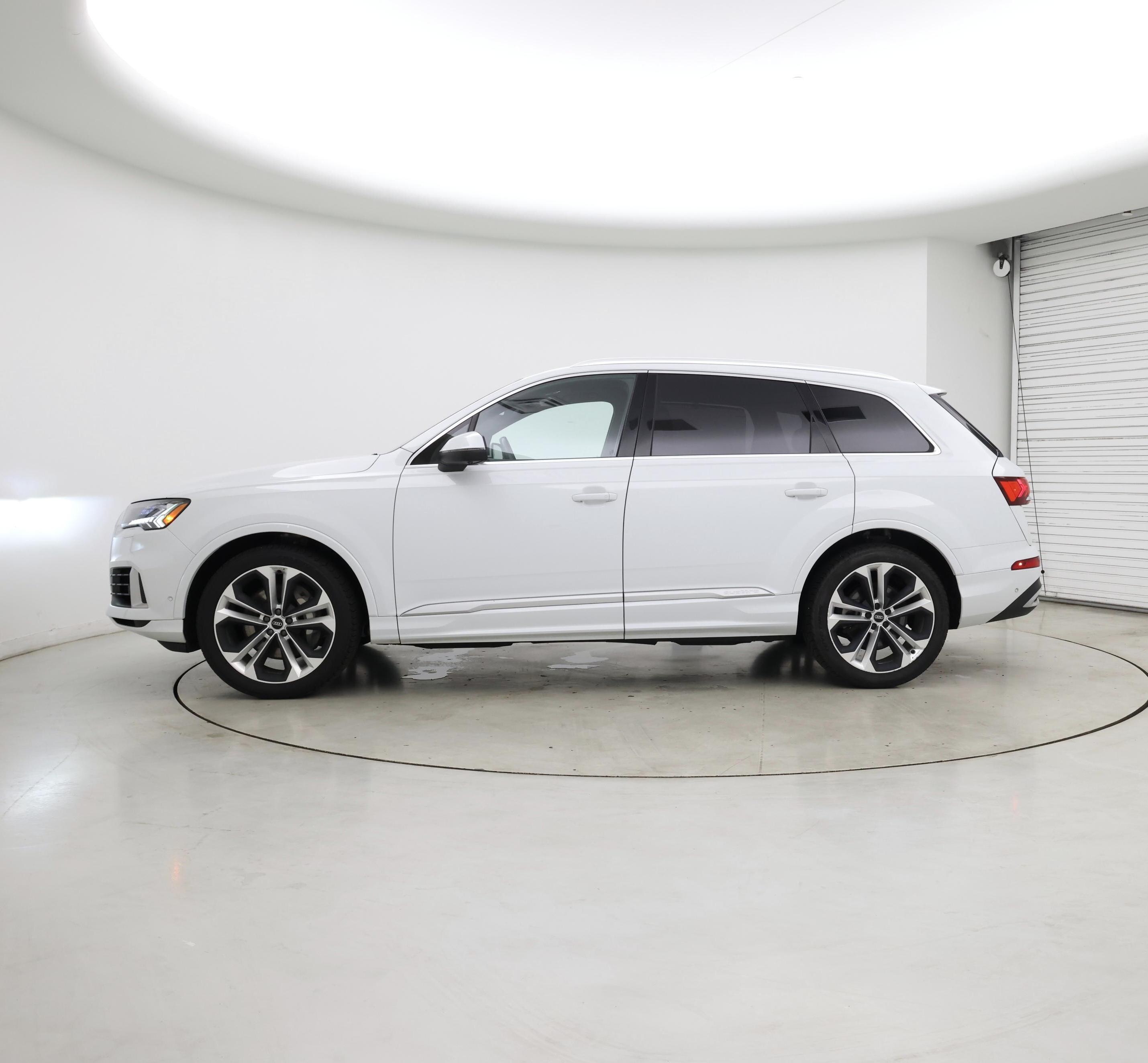 Thumbnail: 2021 Audi Q7 - 3