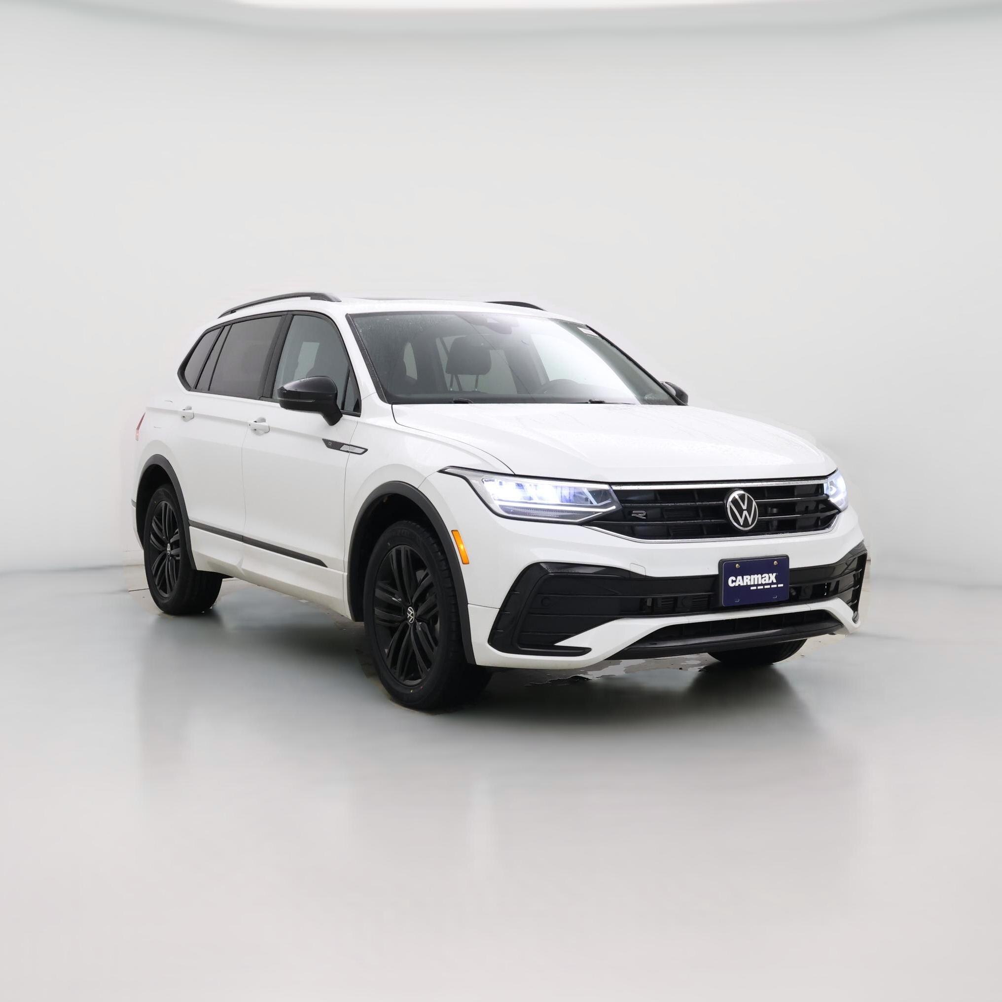 Thumbnail: 2022 Volkswagen Tiguan - 1