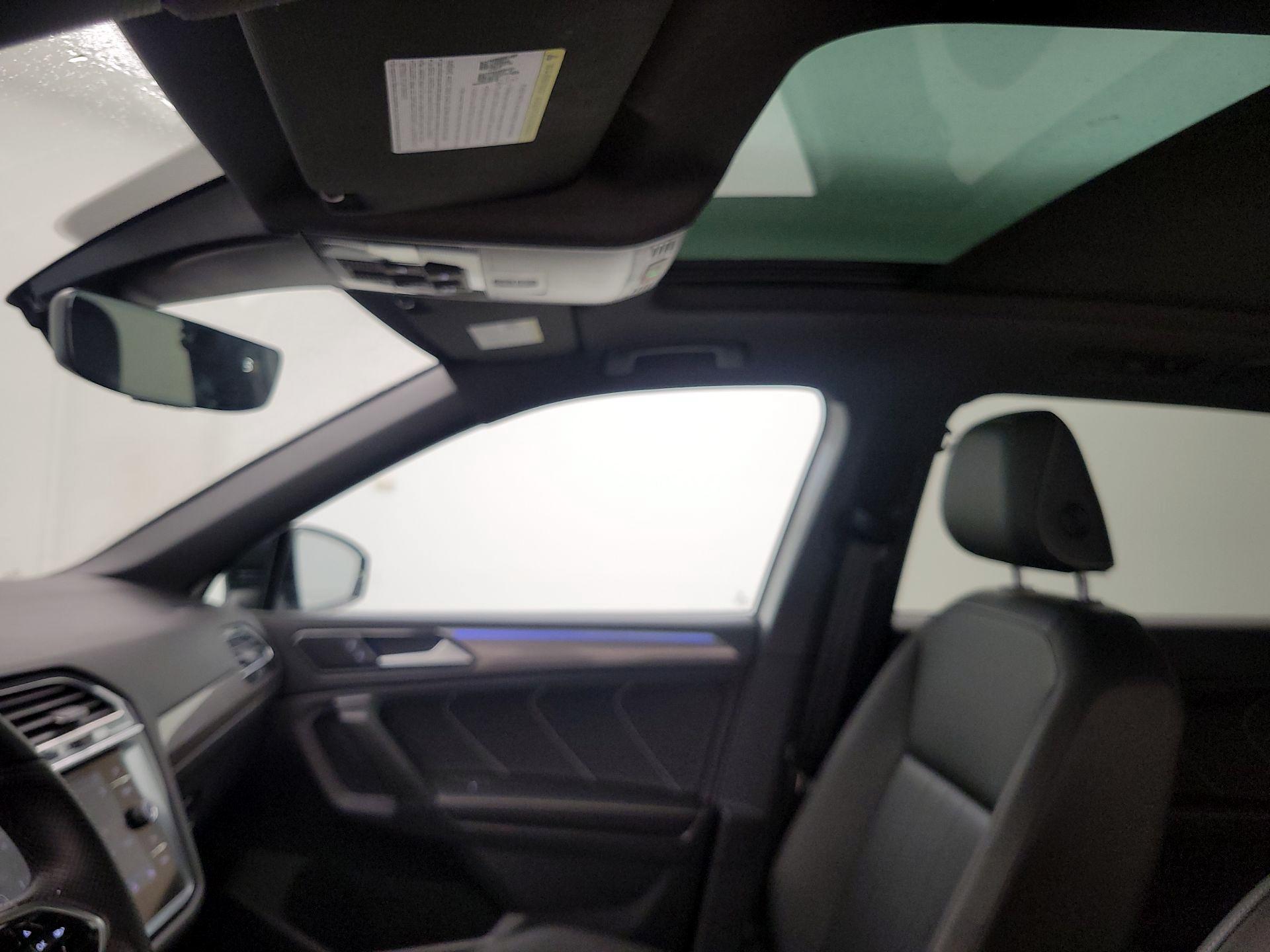 Thumbnail: 2022 Volkswagen Tiguan - 19