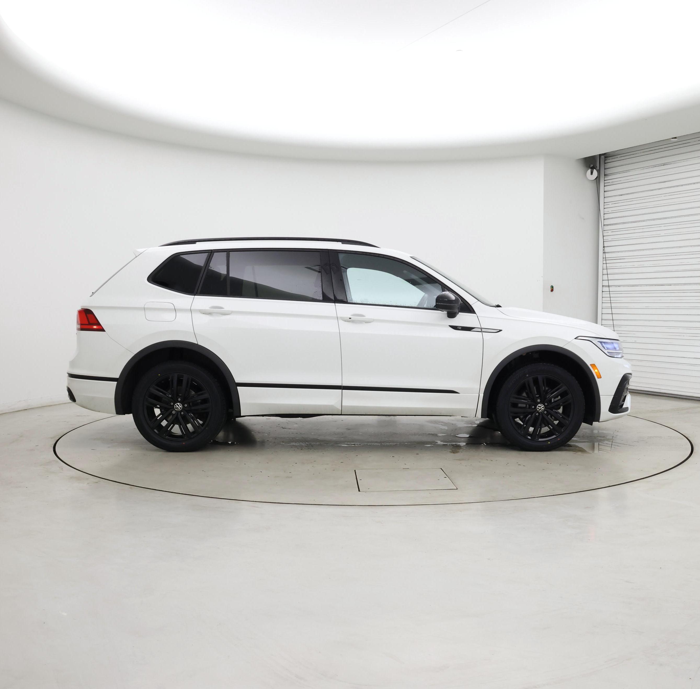Thumbnail: 2022 Volkswagen Tiguan - 7