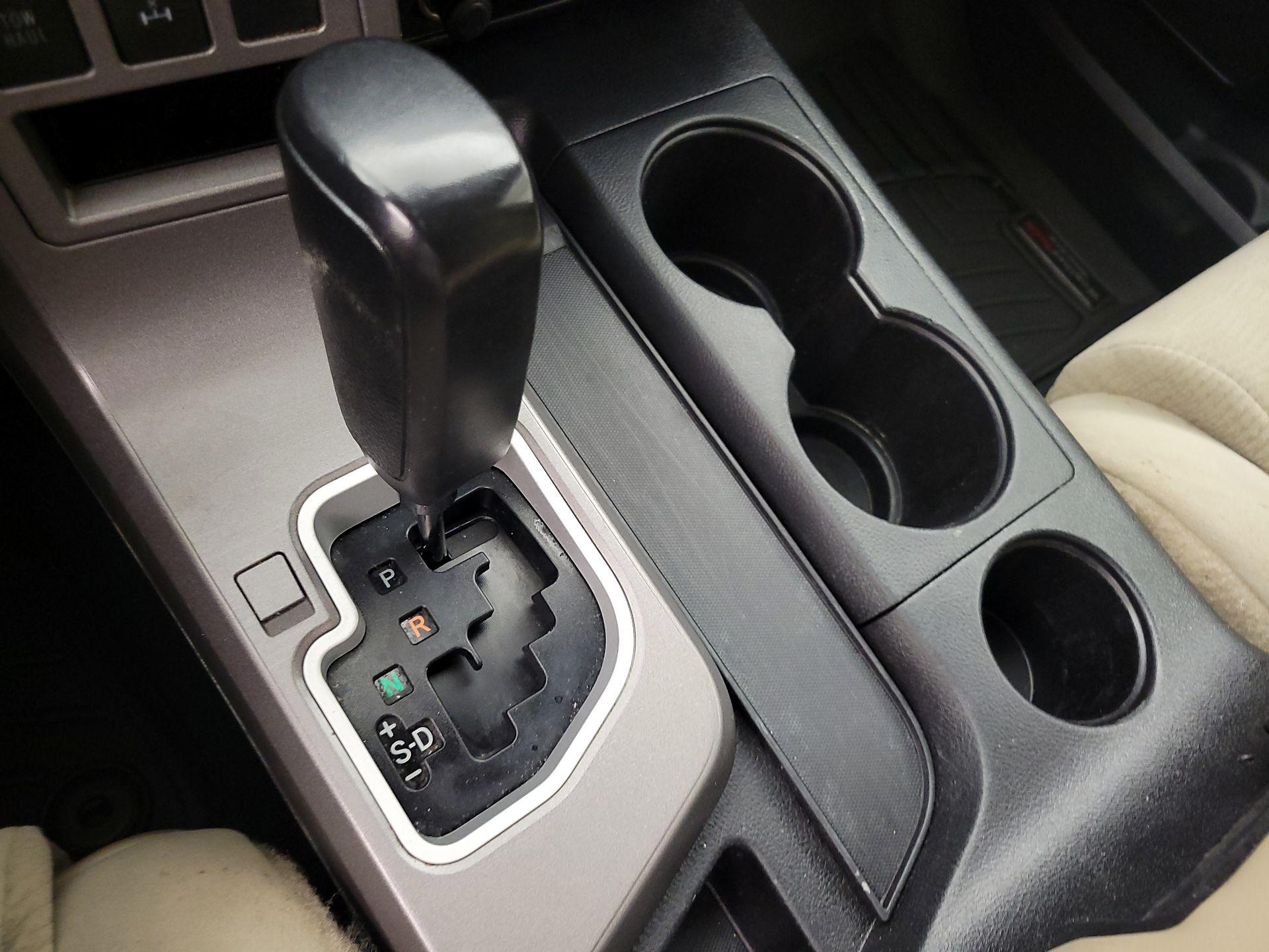 Thumbnail: 2015 Toyota Sequoia - 17