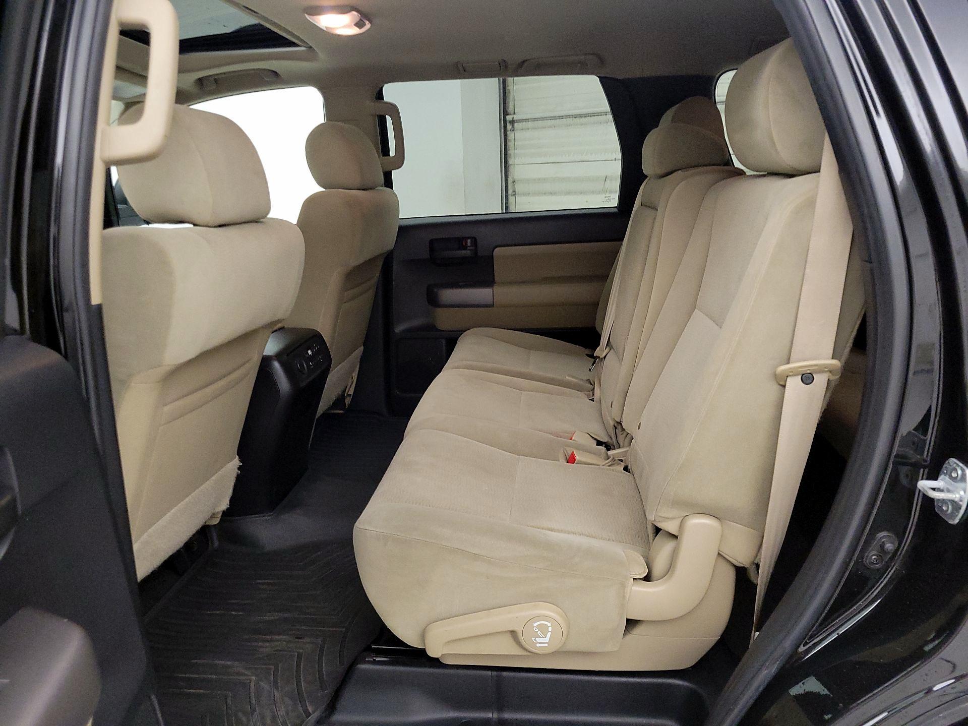 Thumbnail: 2015 Toyota Sequoia - 20