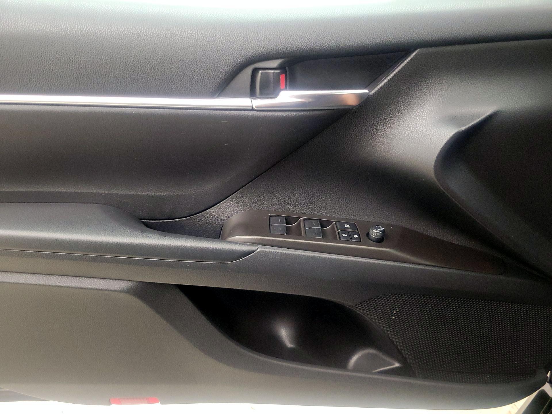 Thumbnail: 2023 Toyota Camry - 12