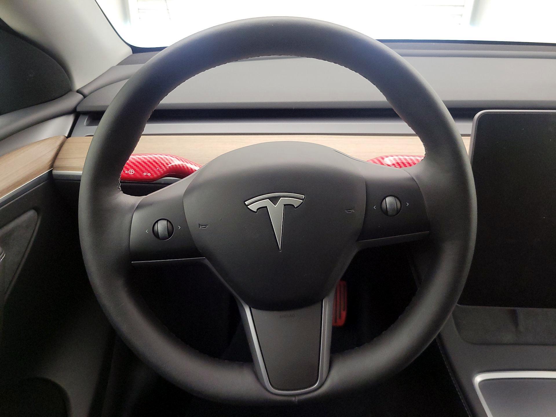 Thumbnail: 2023 Tesla Model Y - 10