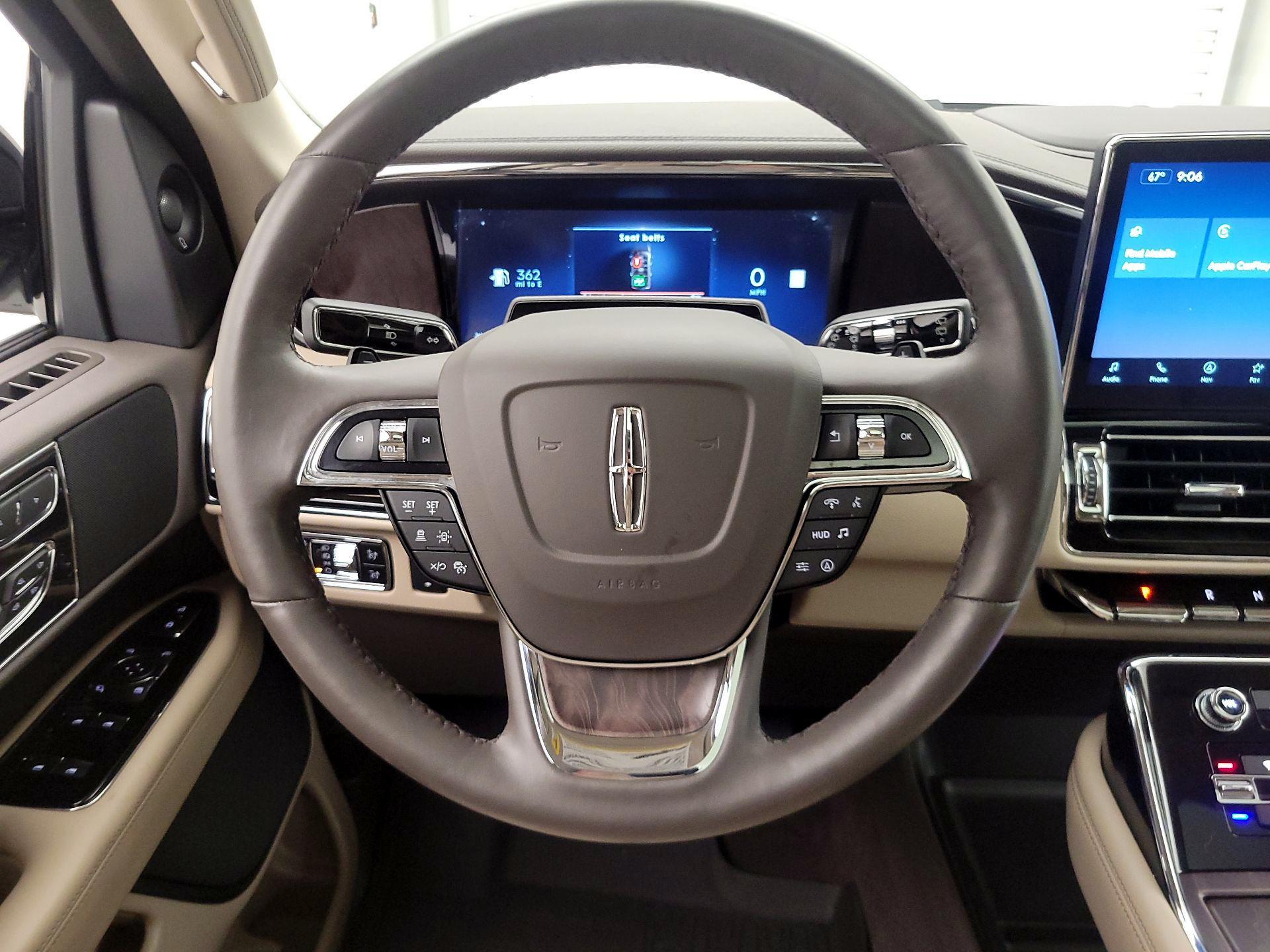 Thumbnail: 2023 Lincoln Navigator - 10