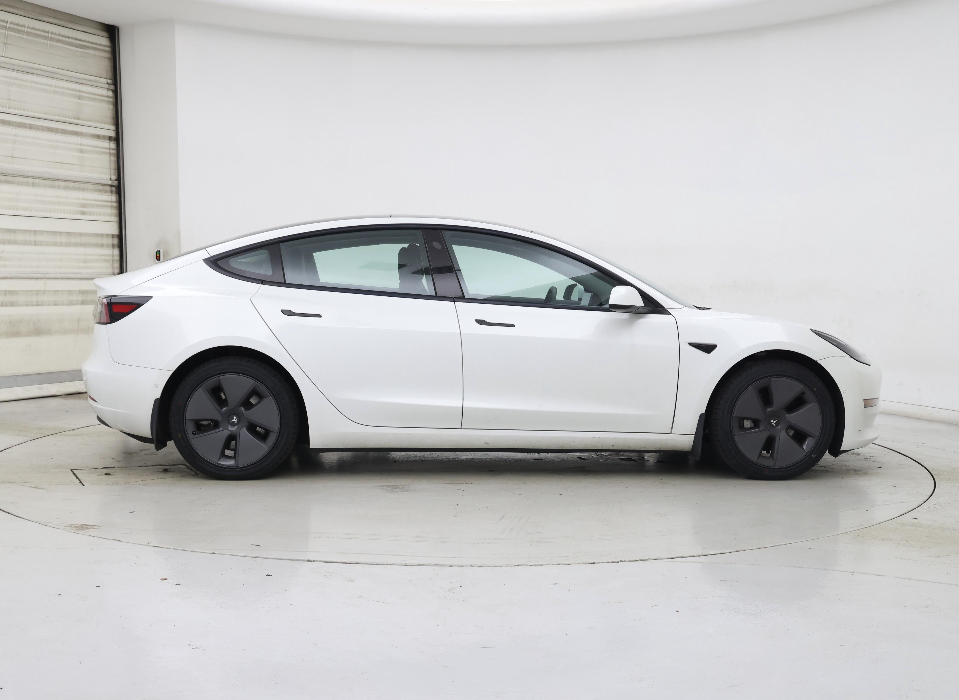 Thumbnail: 2022 Tesla Model 3 - 7