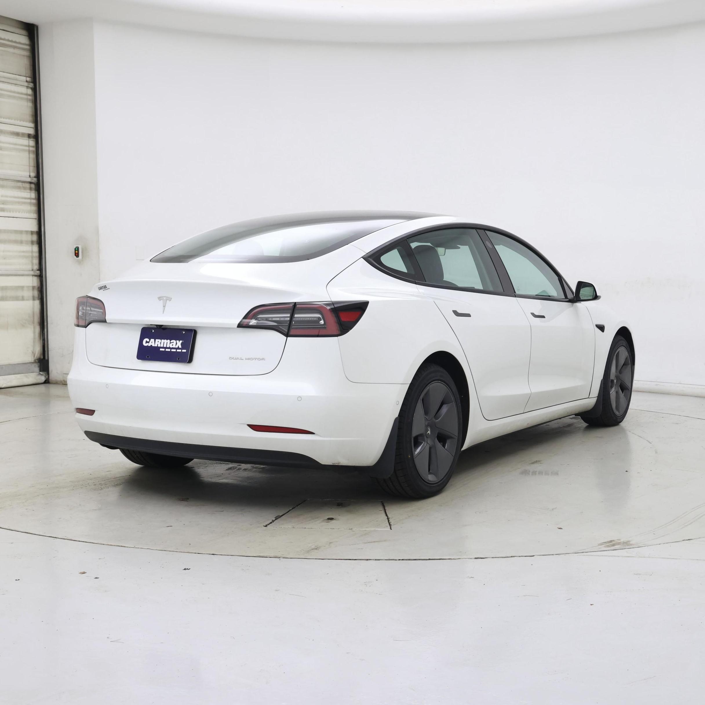 Thumbnail: 2022 Tesla Model 3 - 8