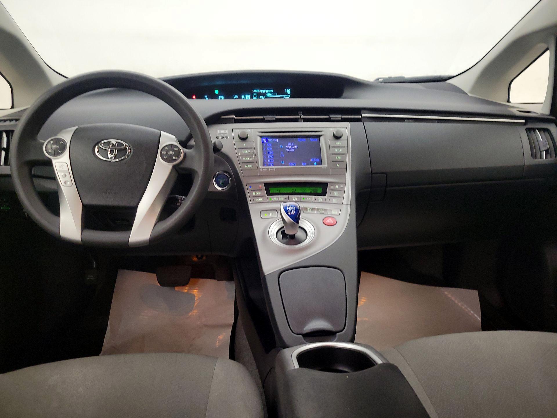 Thumbnail: 2014 Toyota Prius - 9