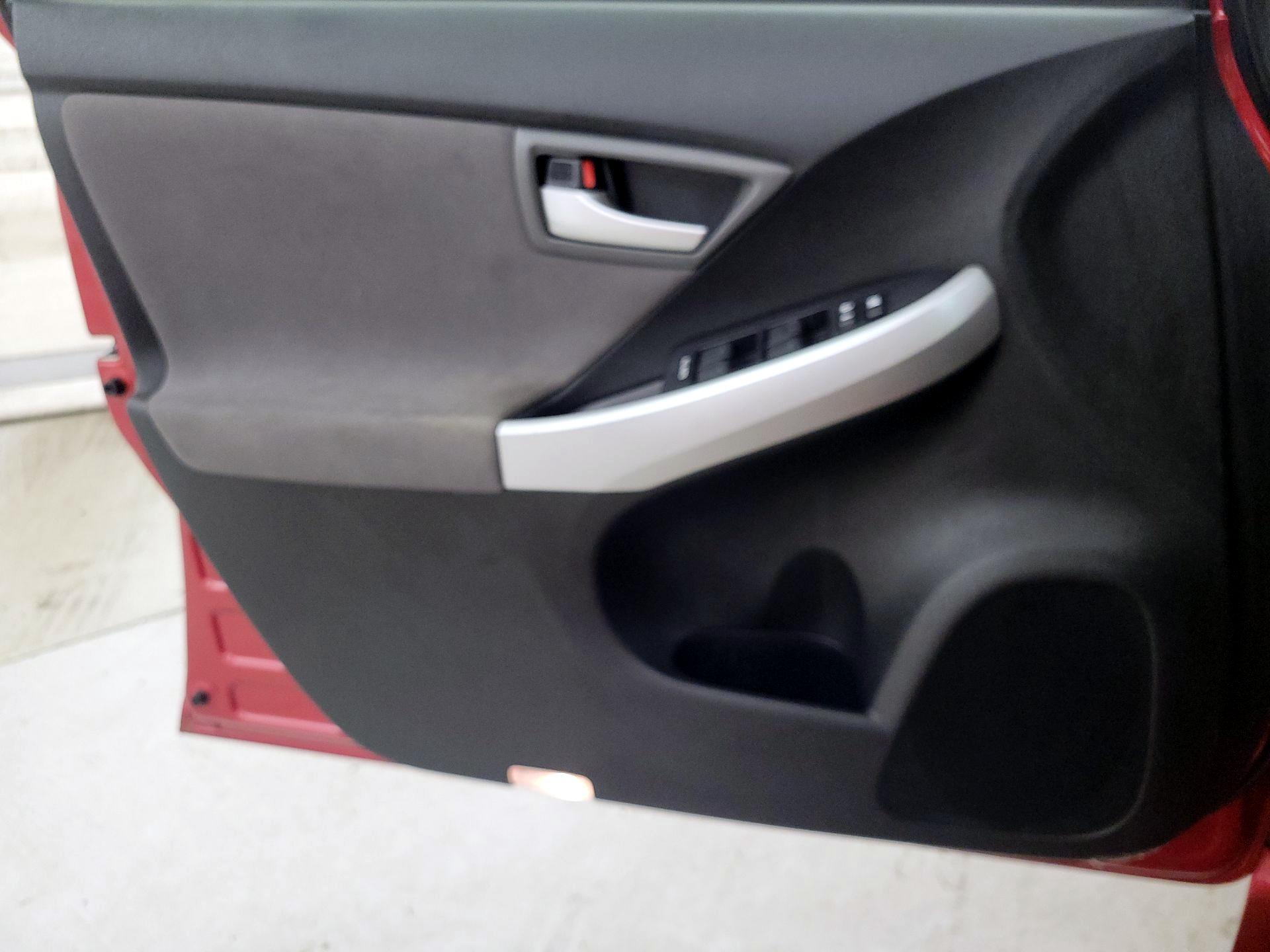 Thumbnail: 2014 Toyota Prius - 12
