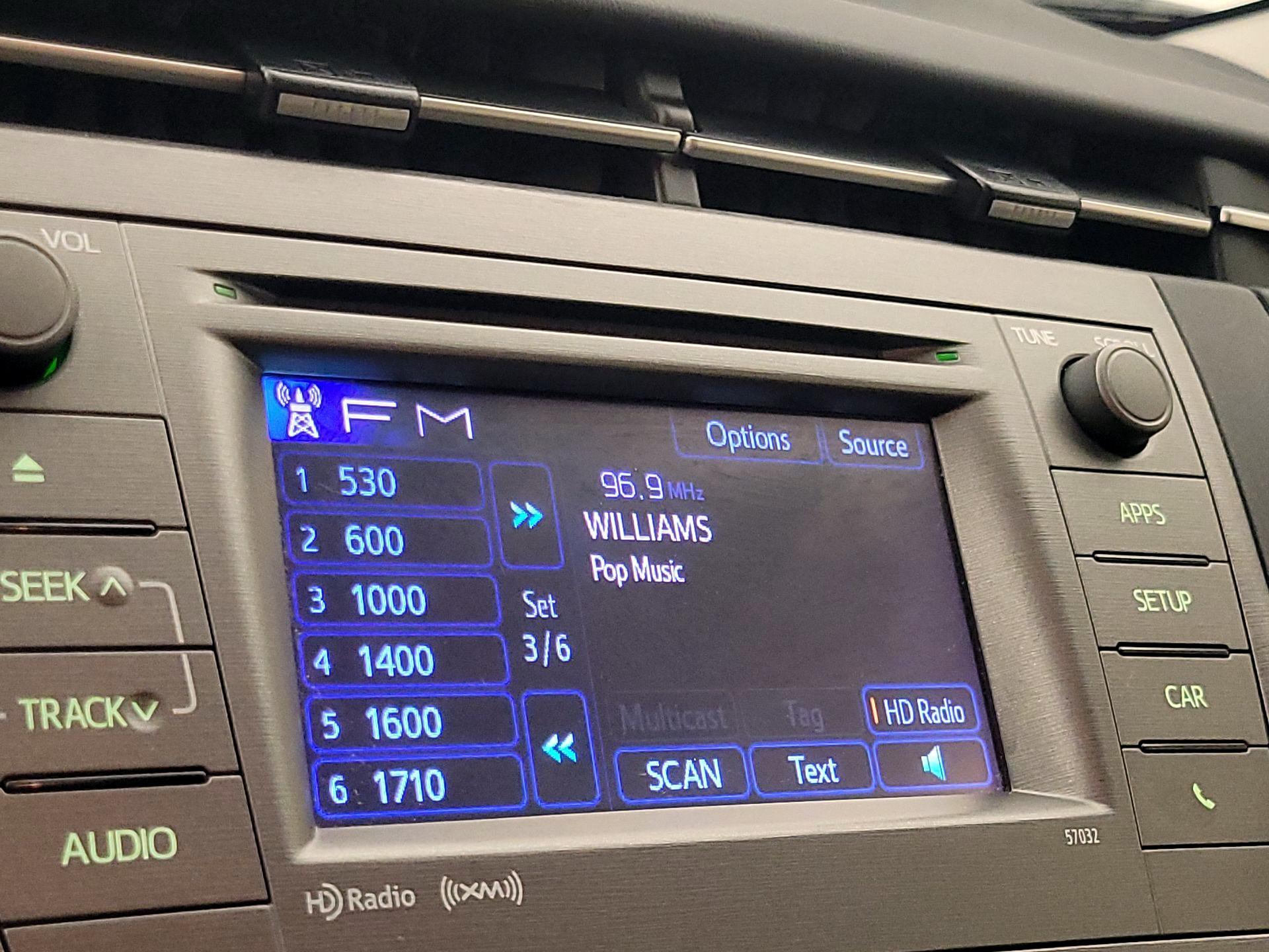 Thumbnail: 2014 Toyota Prius - 15