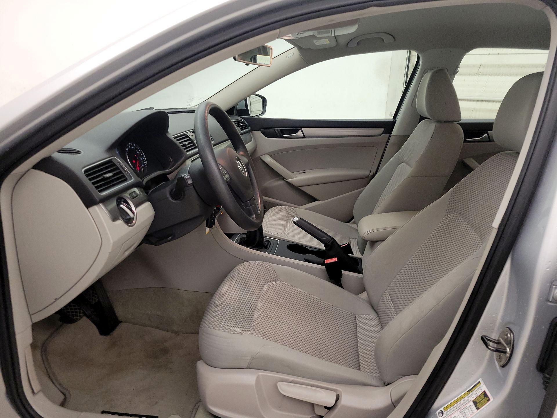 Thumbnail: 2014 Volkswagen Passat - 11