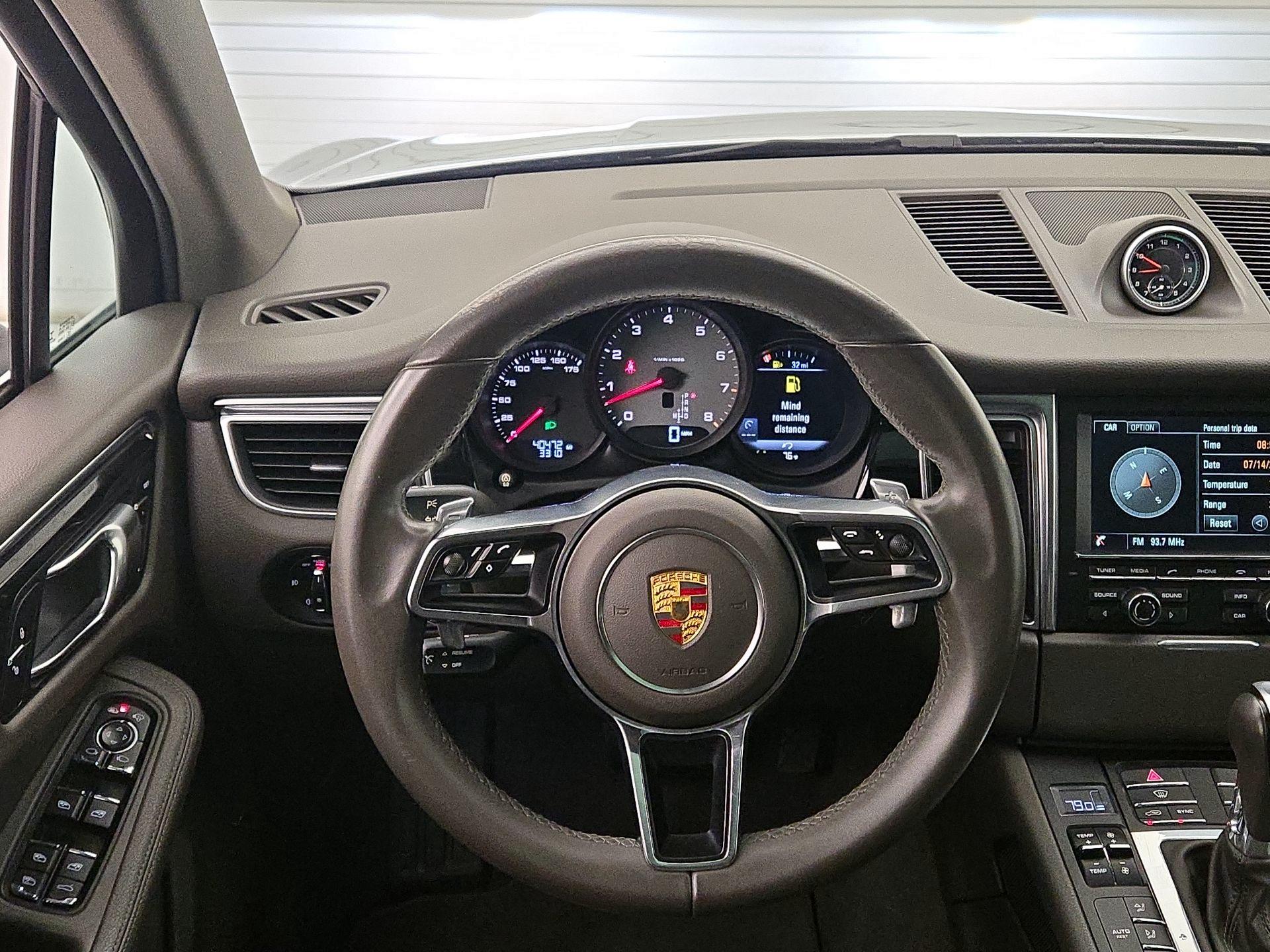 Thumbnail: 2015 Porsche Macan - 10