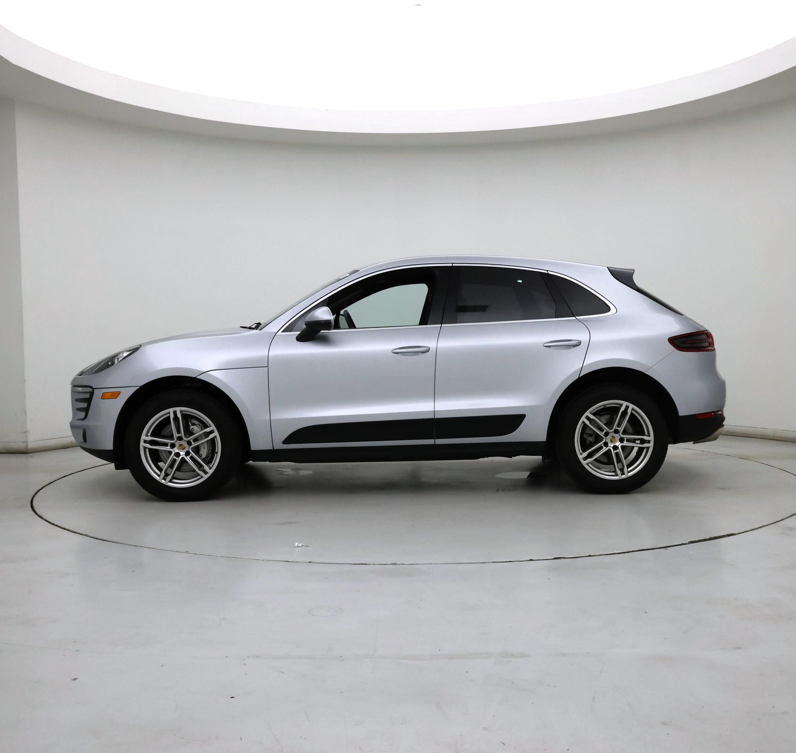 Thumbnail: 2015 Porsche Macan - 3