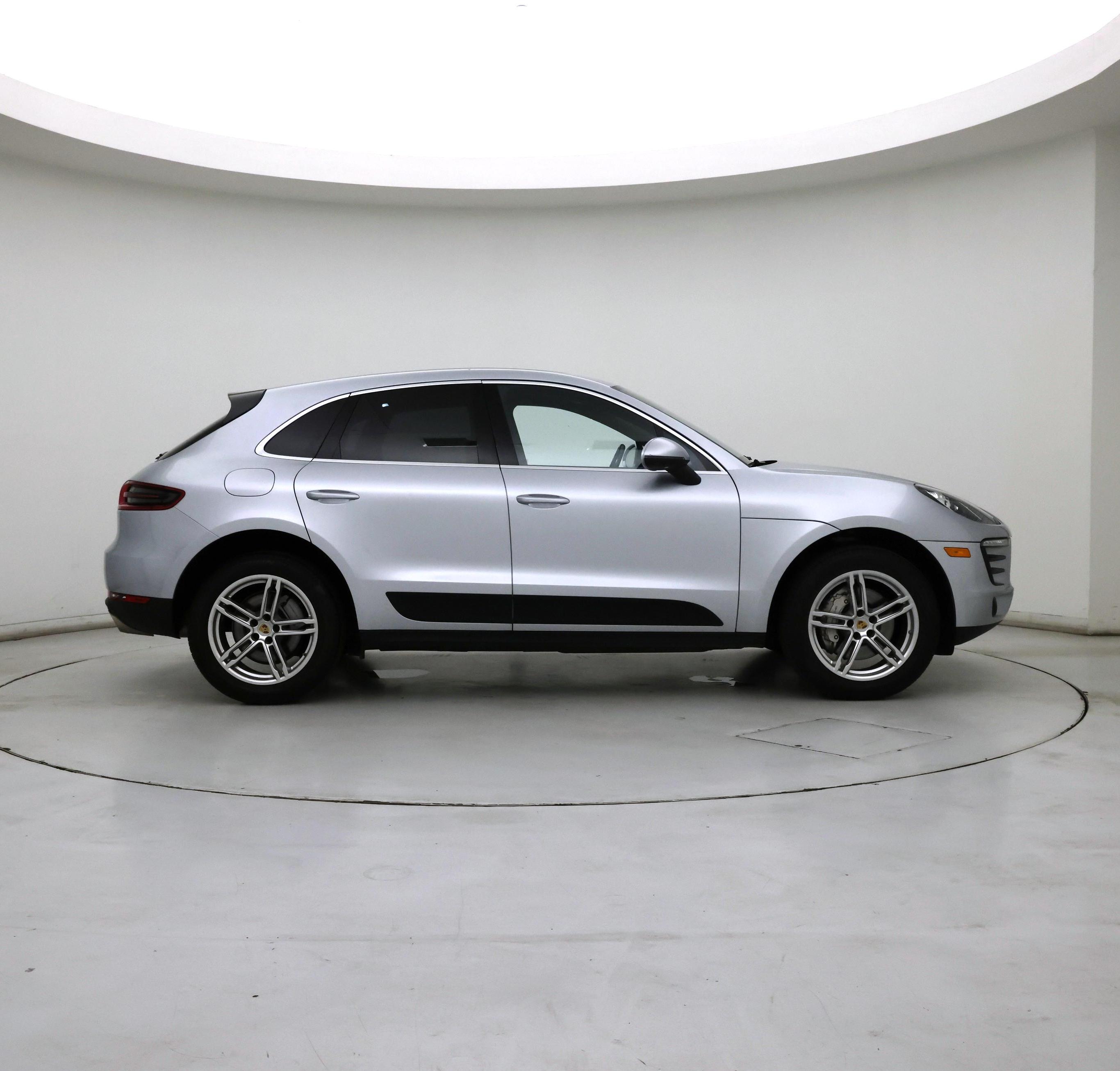 Thumbnail: 2015 Porsche Macan - 7