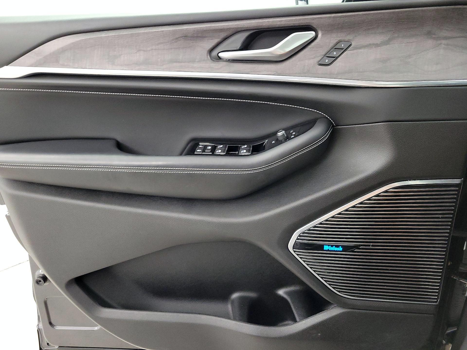 Thumbnail: 2022 Jeep Grand Cherokee - 12