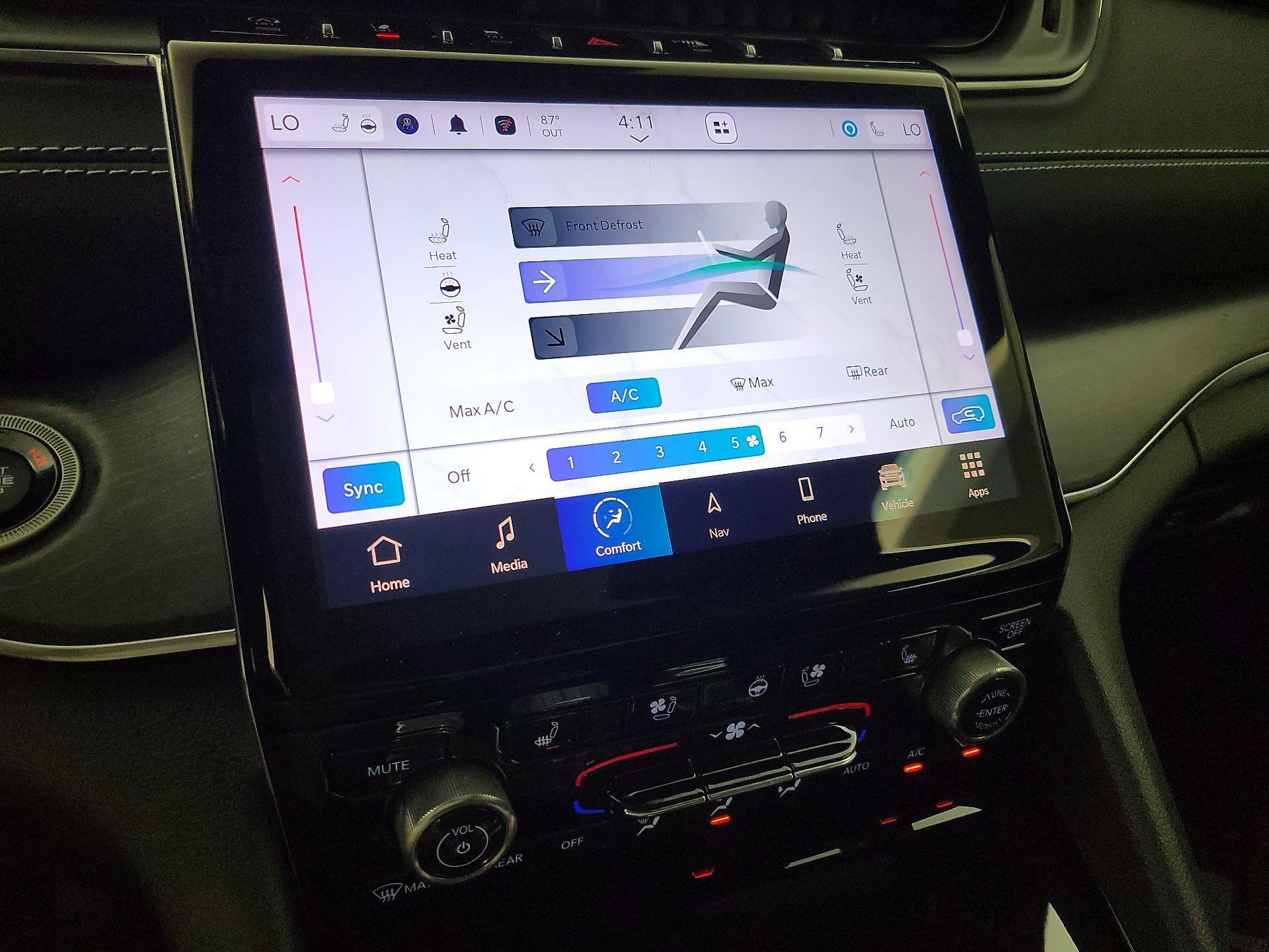 Thumbnail: 2022 Jeep Grand Cherokee - 17