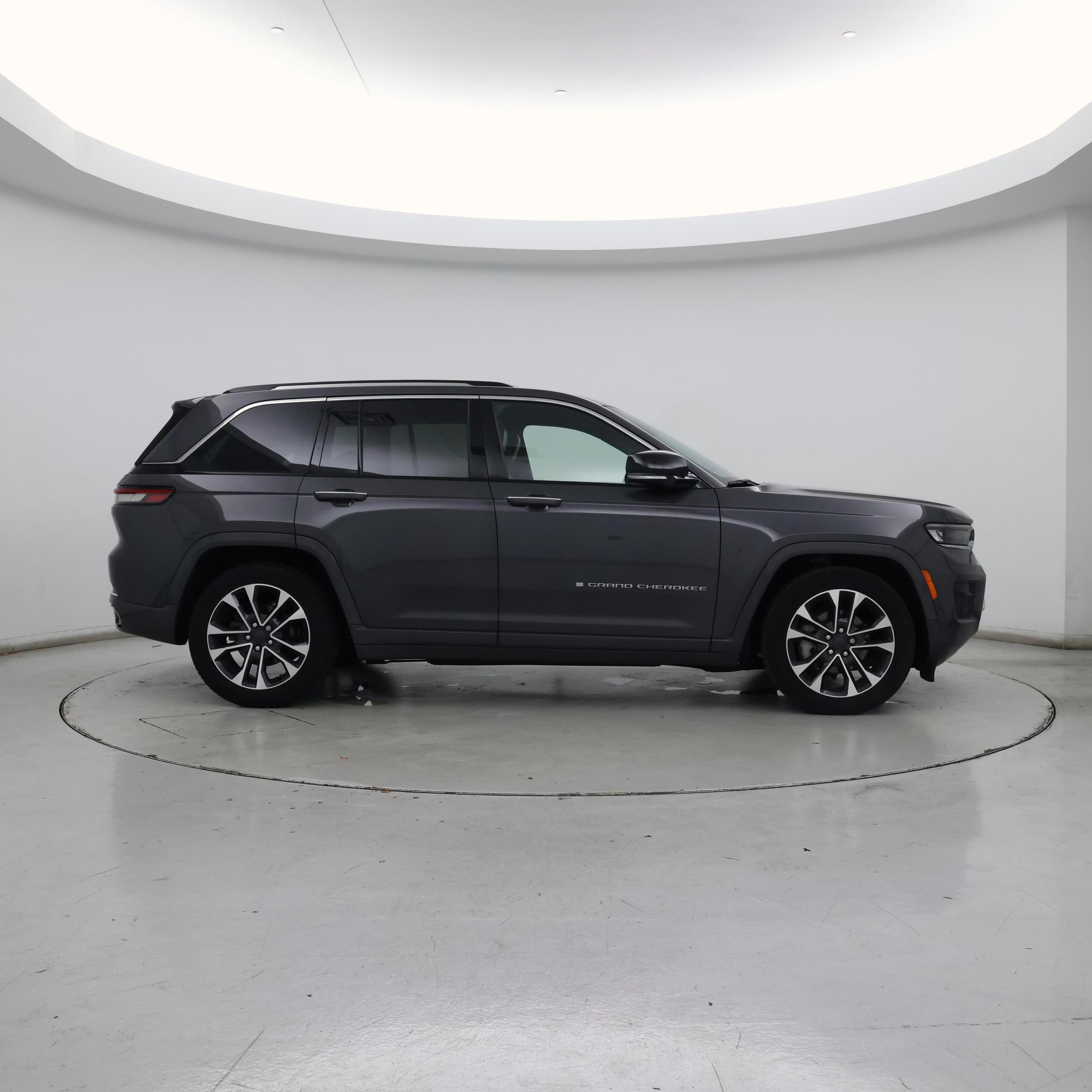 Thumbnail: 2022 Jeep Grand Cherokee - 7