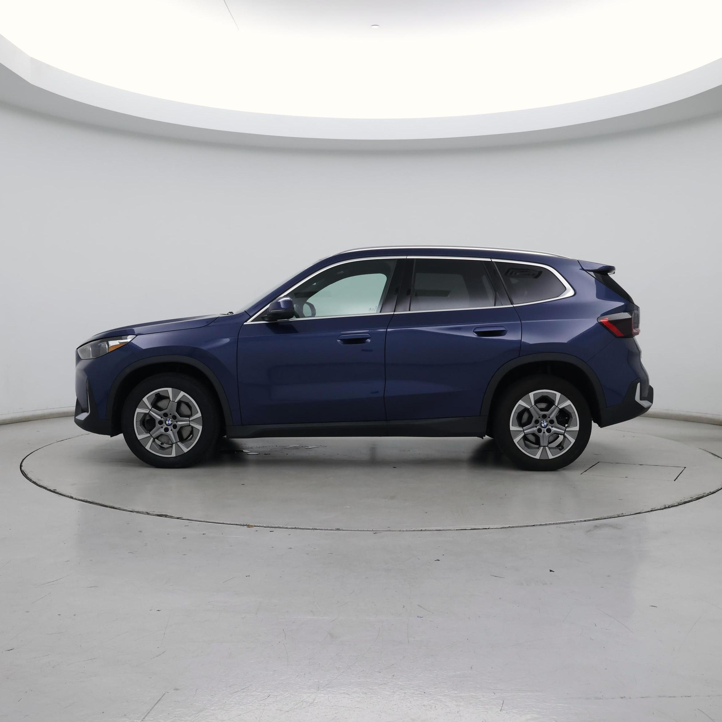 Thumbnail: 2023 BMW X1 - 3