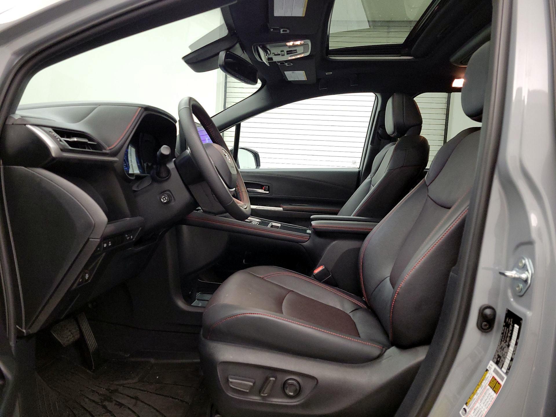 Thumbnail: 2025 Toyota Sienna - 11