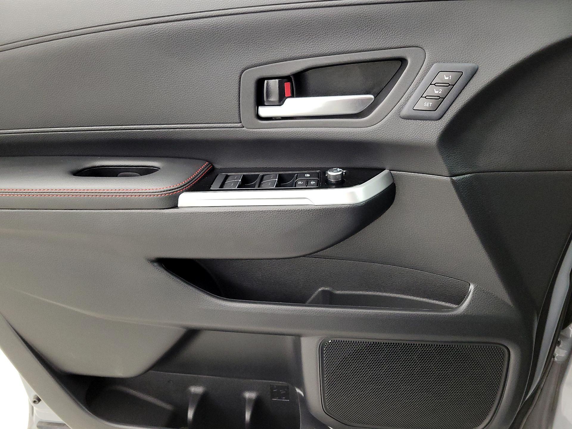 Thumbnail: 2025 Toyota Sienna - 12