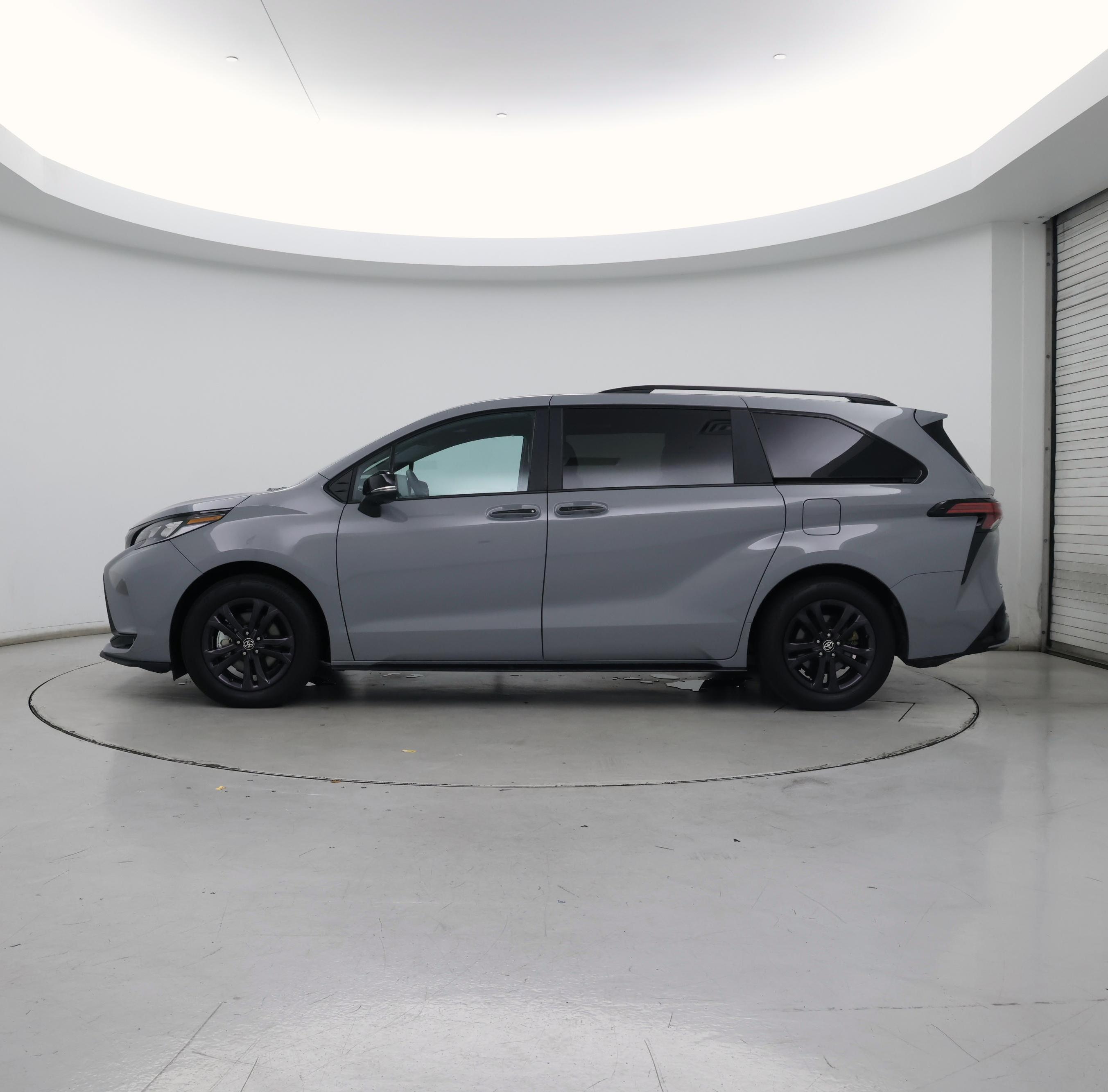 Thumbnail: 2025 Toyota Sienna - 3