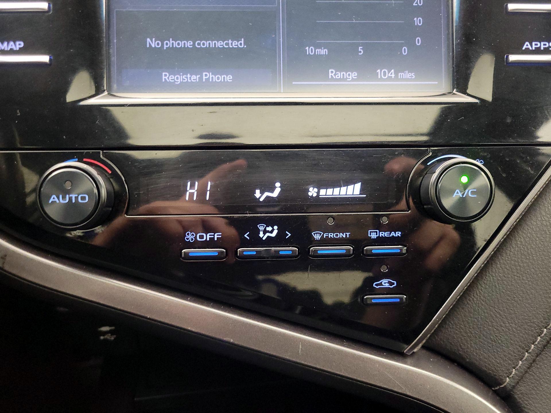 Thumbnail: 2019 Toyota Camry - 16
